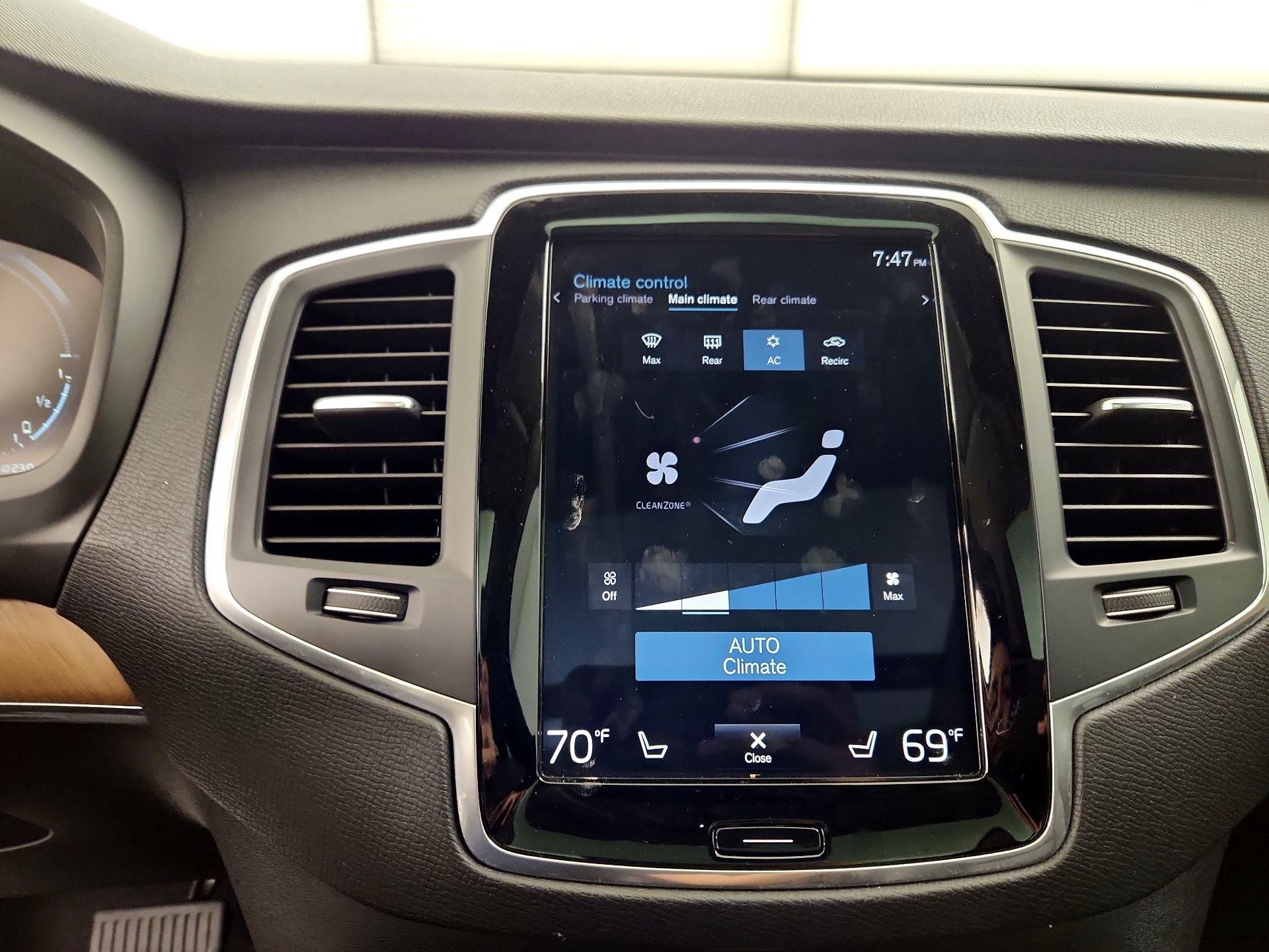 Thumbnail: 2021 Volvo XC90 - 17