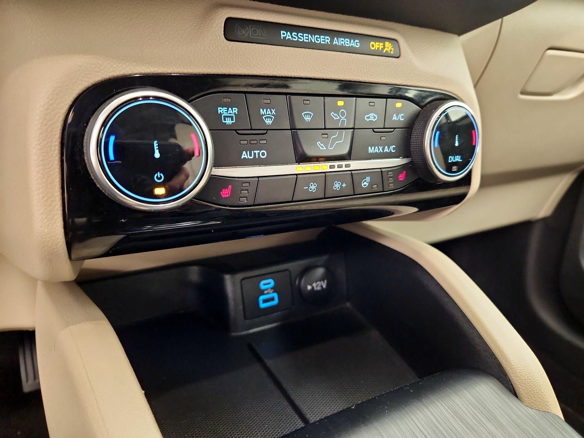 Thumbnail: 2022 Ford Escape - 16