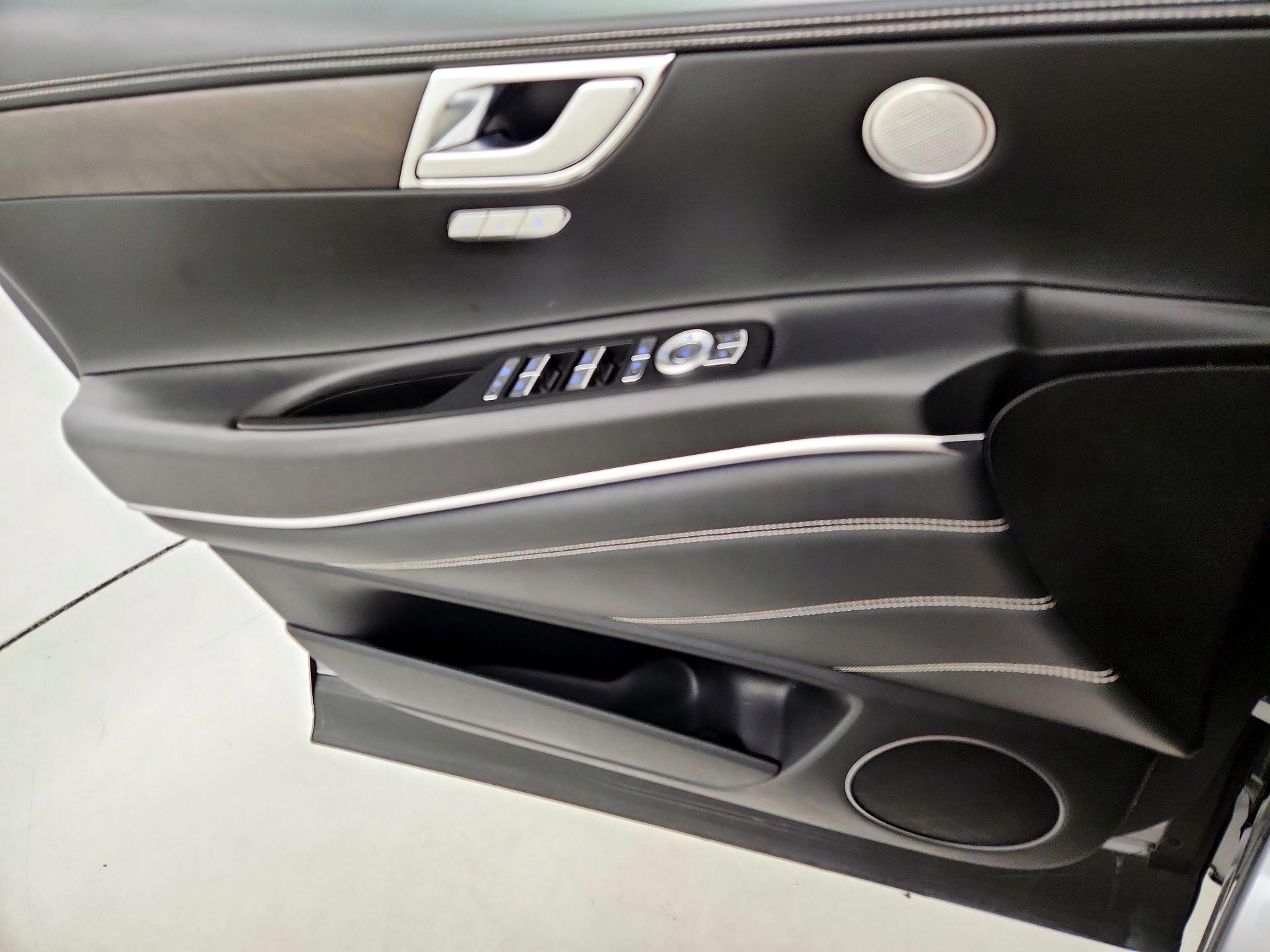 Thumbnail: 2024 Genesis GV80 - 12