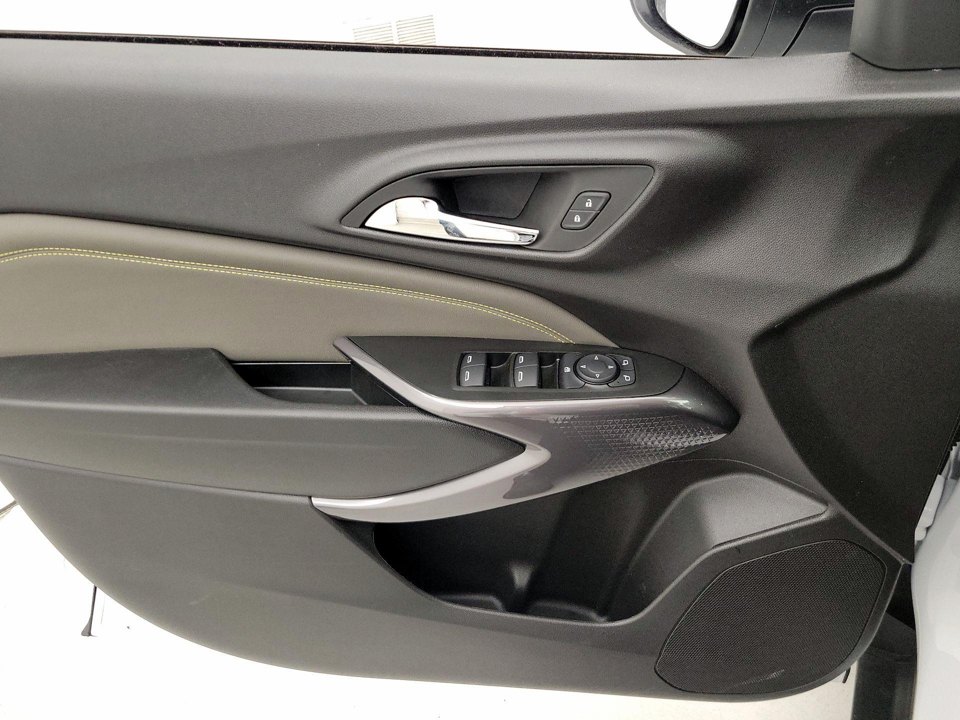 Thumbnail: 2025 Chevrolet Trax - 12