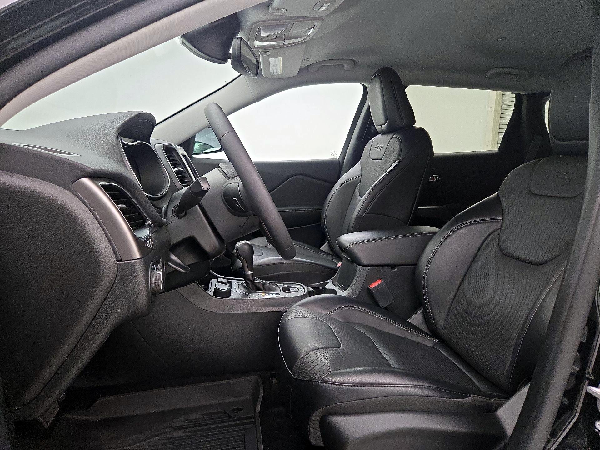 Thumbnail: 2022 Jeep Cherokee - 11