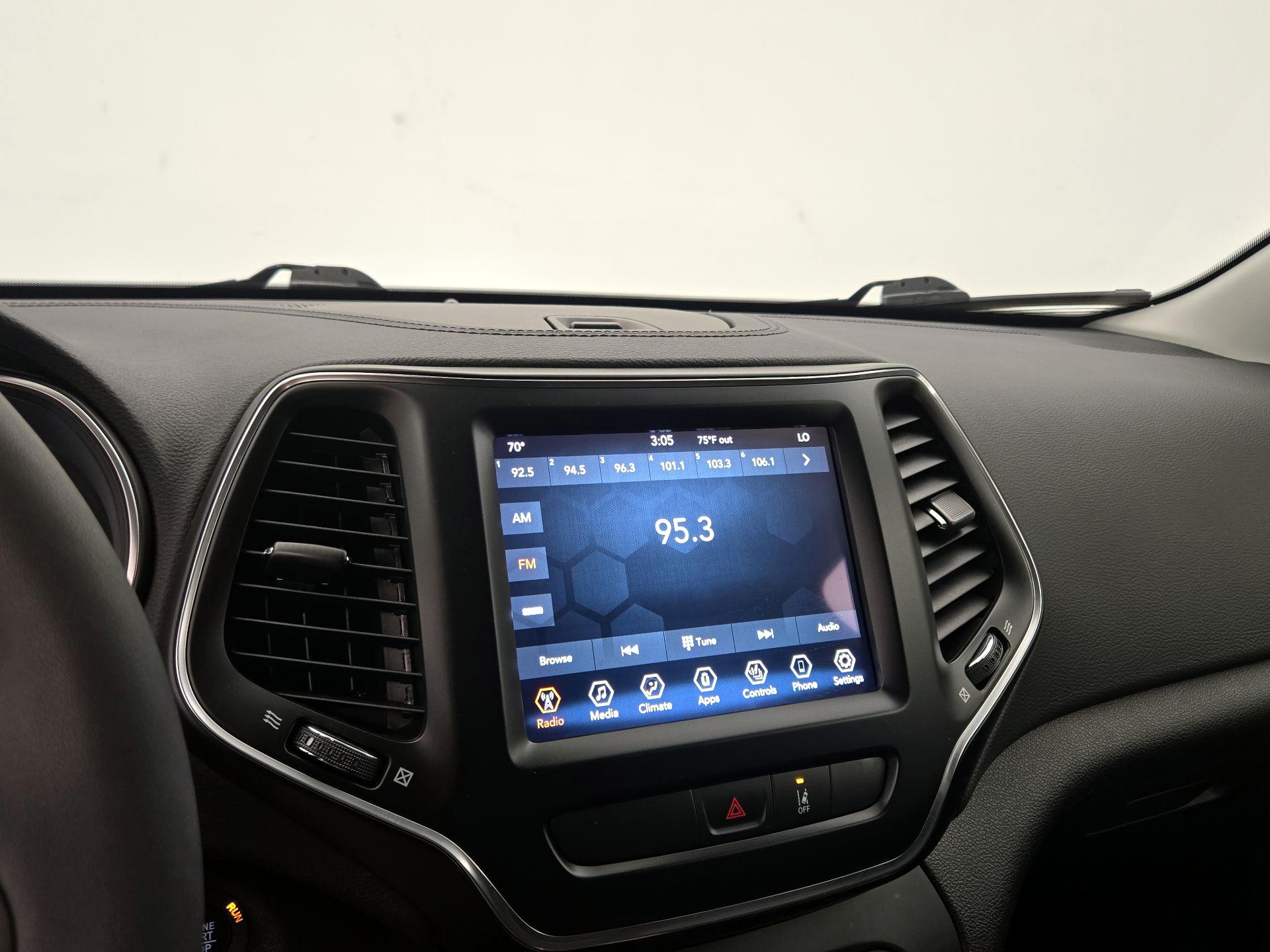 Thumbnail: 2022 Jeep Cherokee - 15