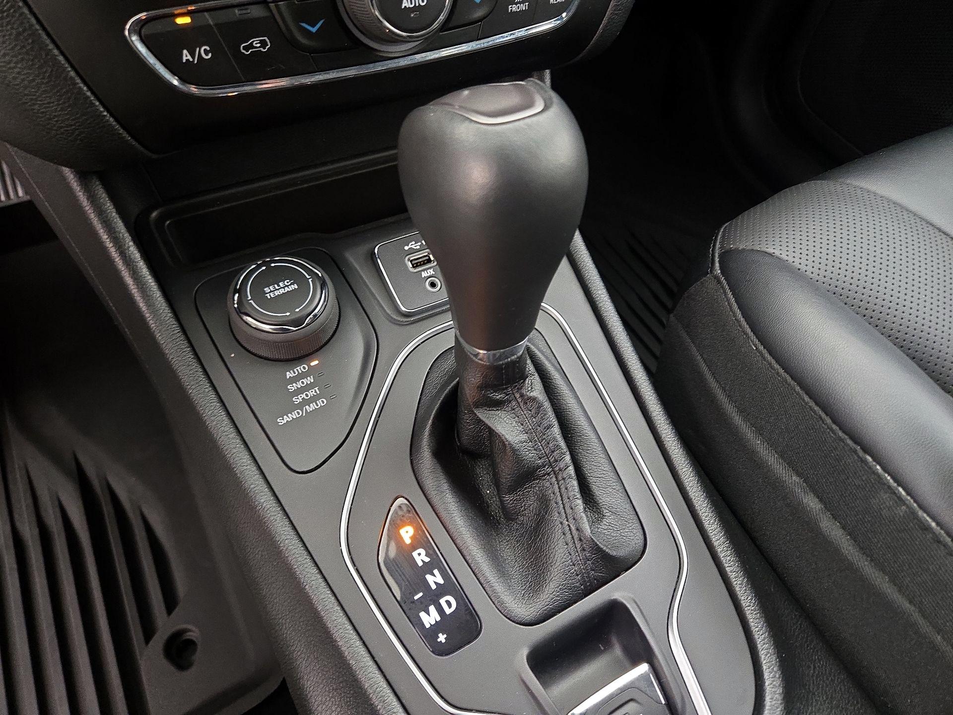 Thumbnail: 2022 Jeep Cherokee - 17