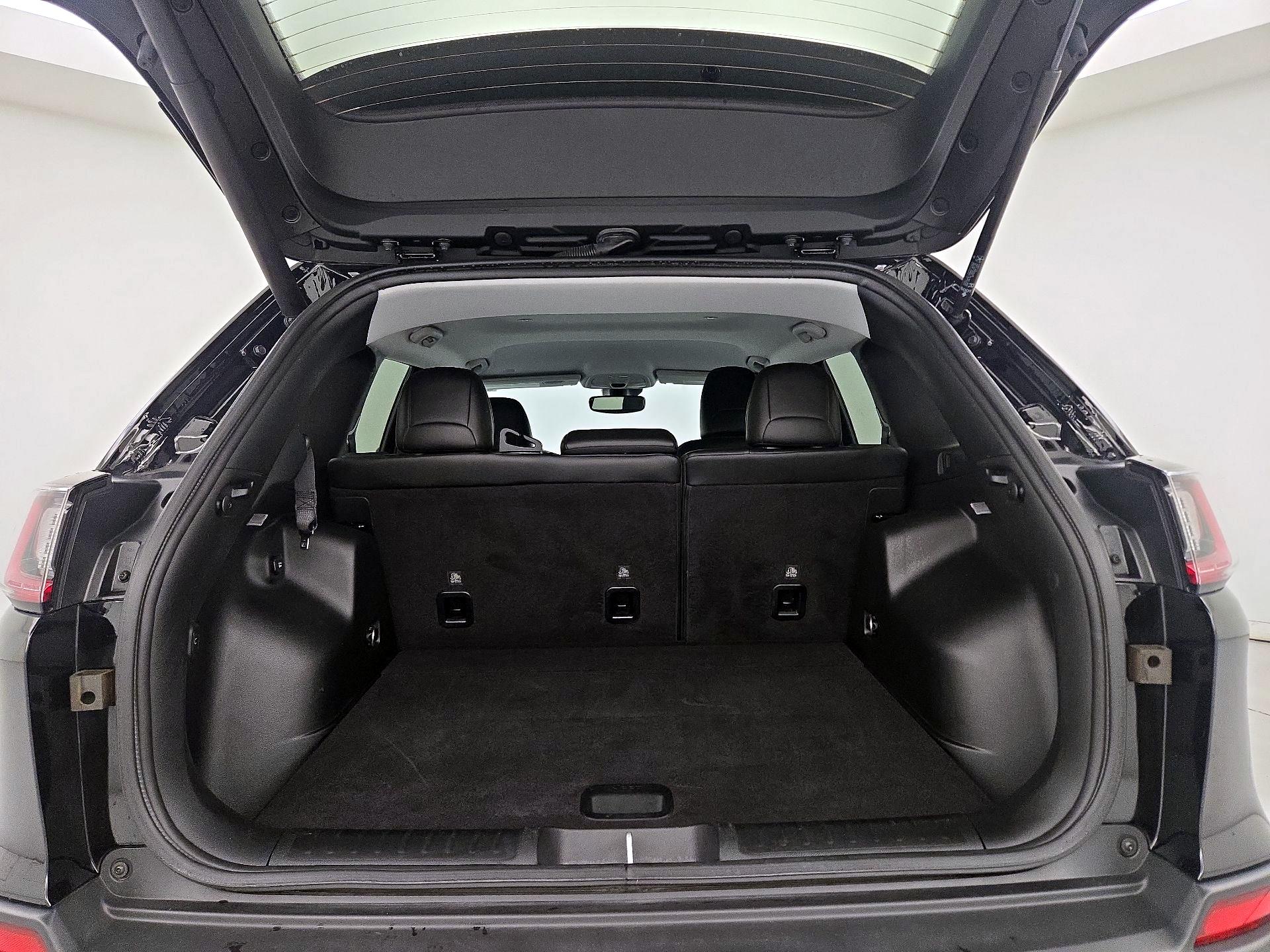 Thumbnail: 2022 Jeep Cherokee - 20