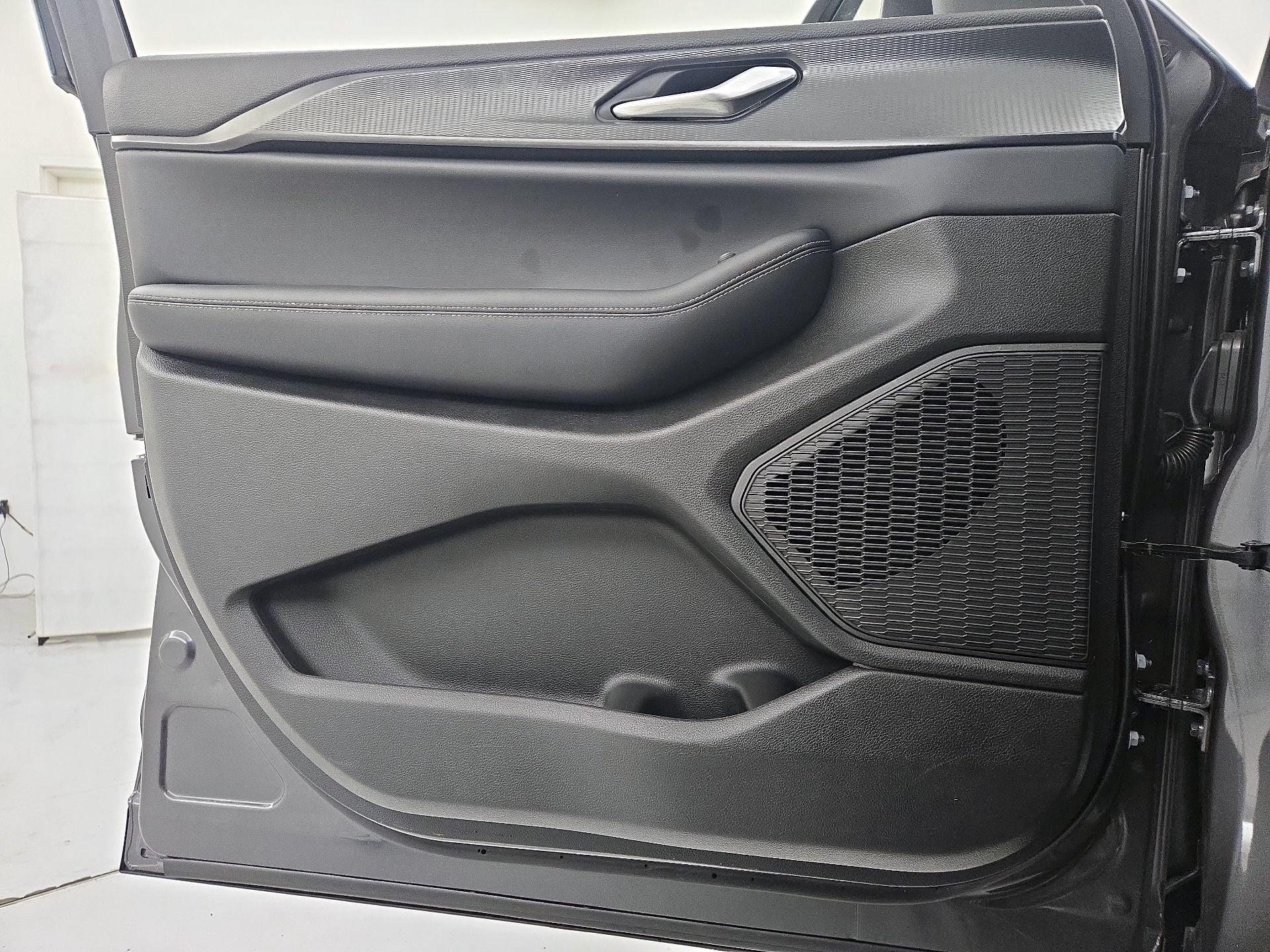 Thumbnail: 2025 Jeep Grand Cherokee - 12