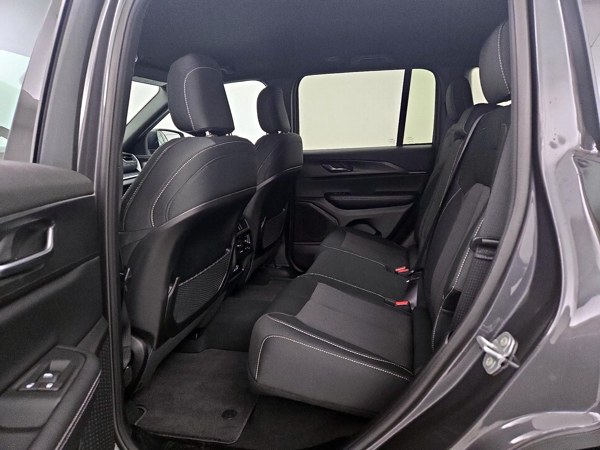 Thumbnail: 2025 Jeep Grand Cherokee - 19