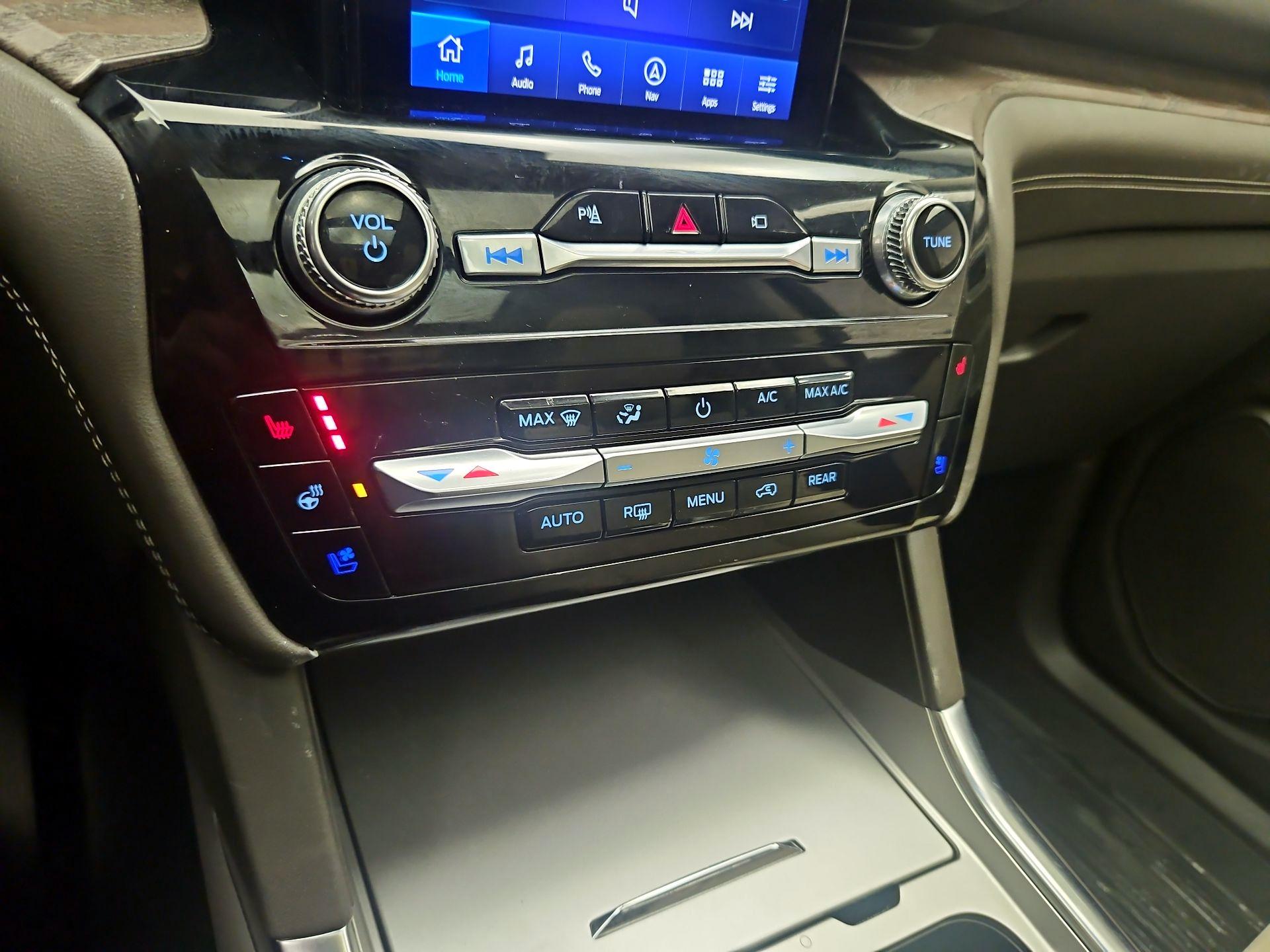 Thumbnail: 2022 Ford Explorer - 17