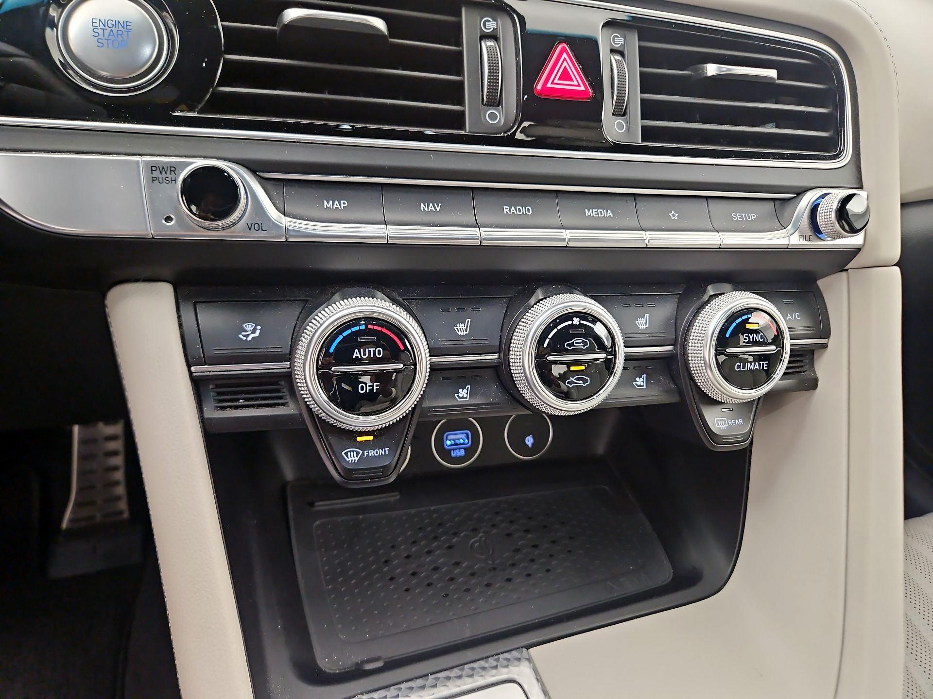 Thumbnail: 2023 Genesis G70 - 17