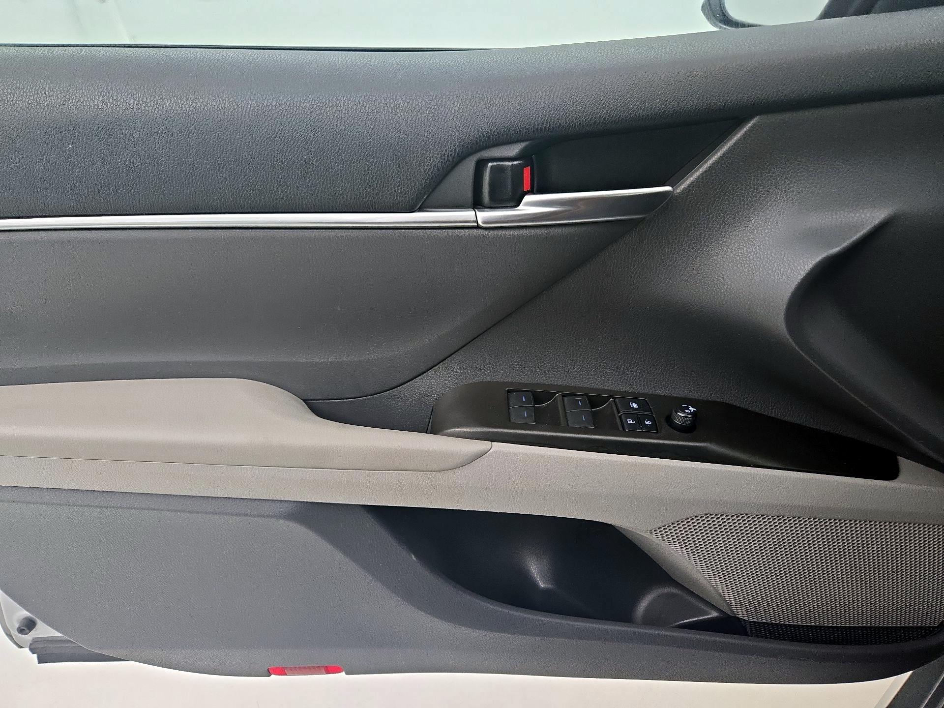 Thumbnail: 2022 Toyota Camry - 12