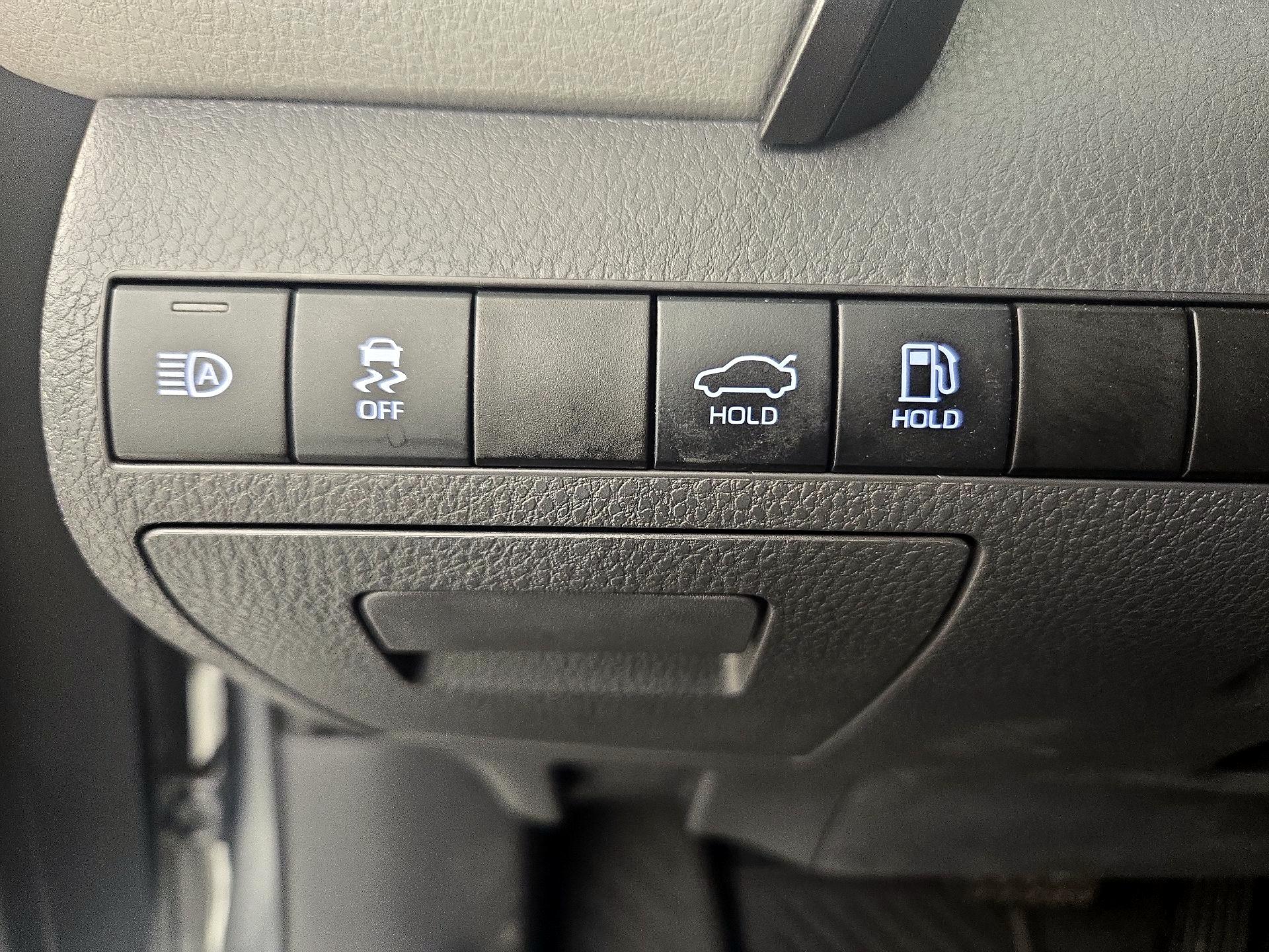 Thumbnail: 2022 Toyota Camry - 13