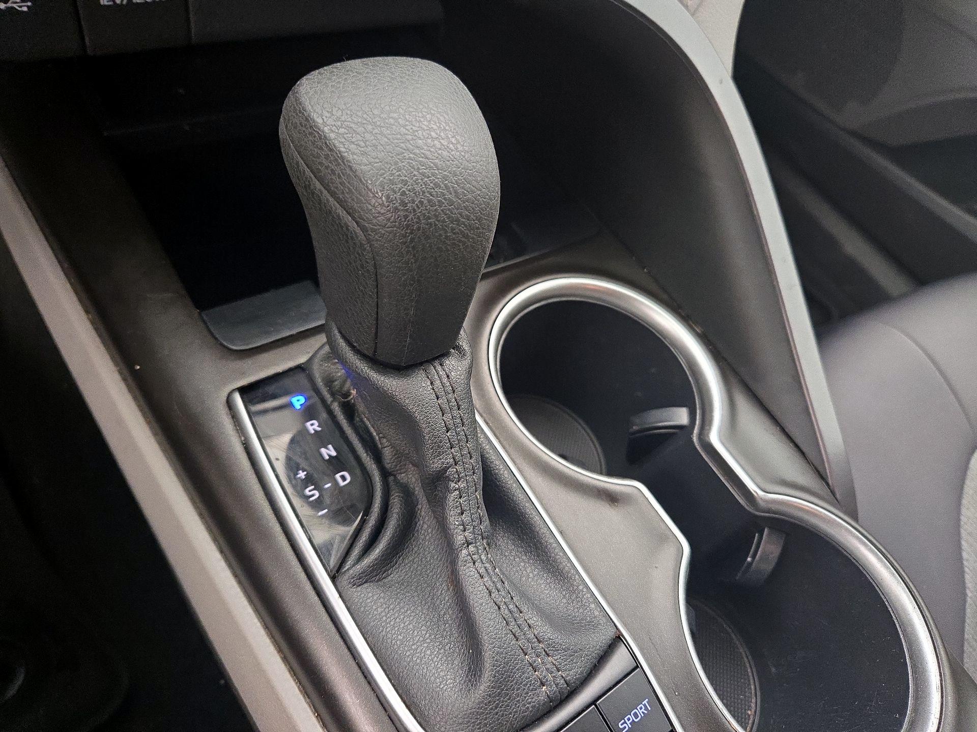 Thumbnail: 2022 Toyota Camry - 17