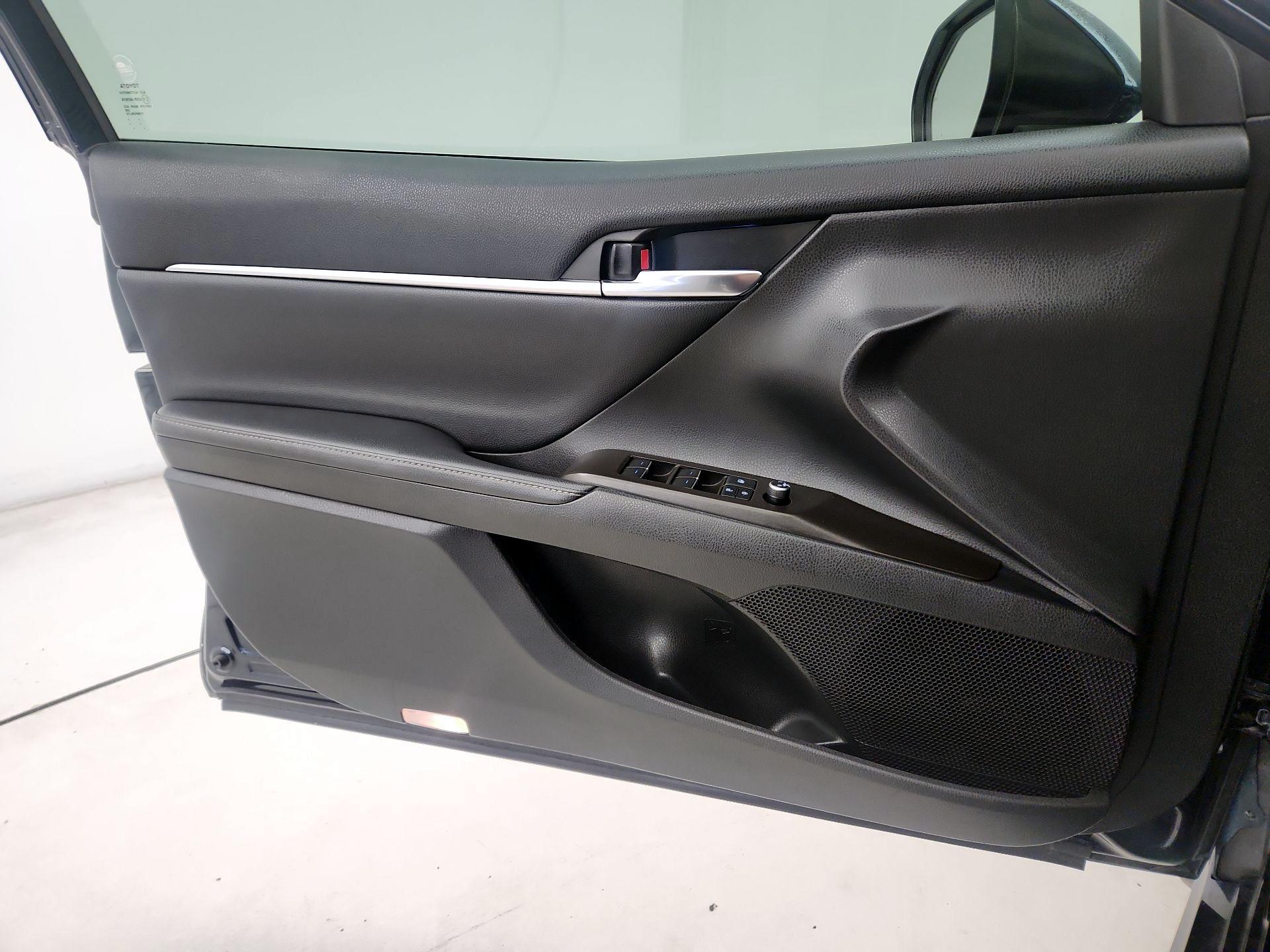 Thumbnail: 2021 Toyota Camry - 12