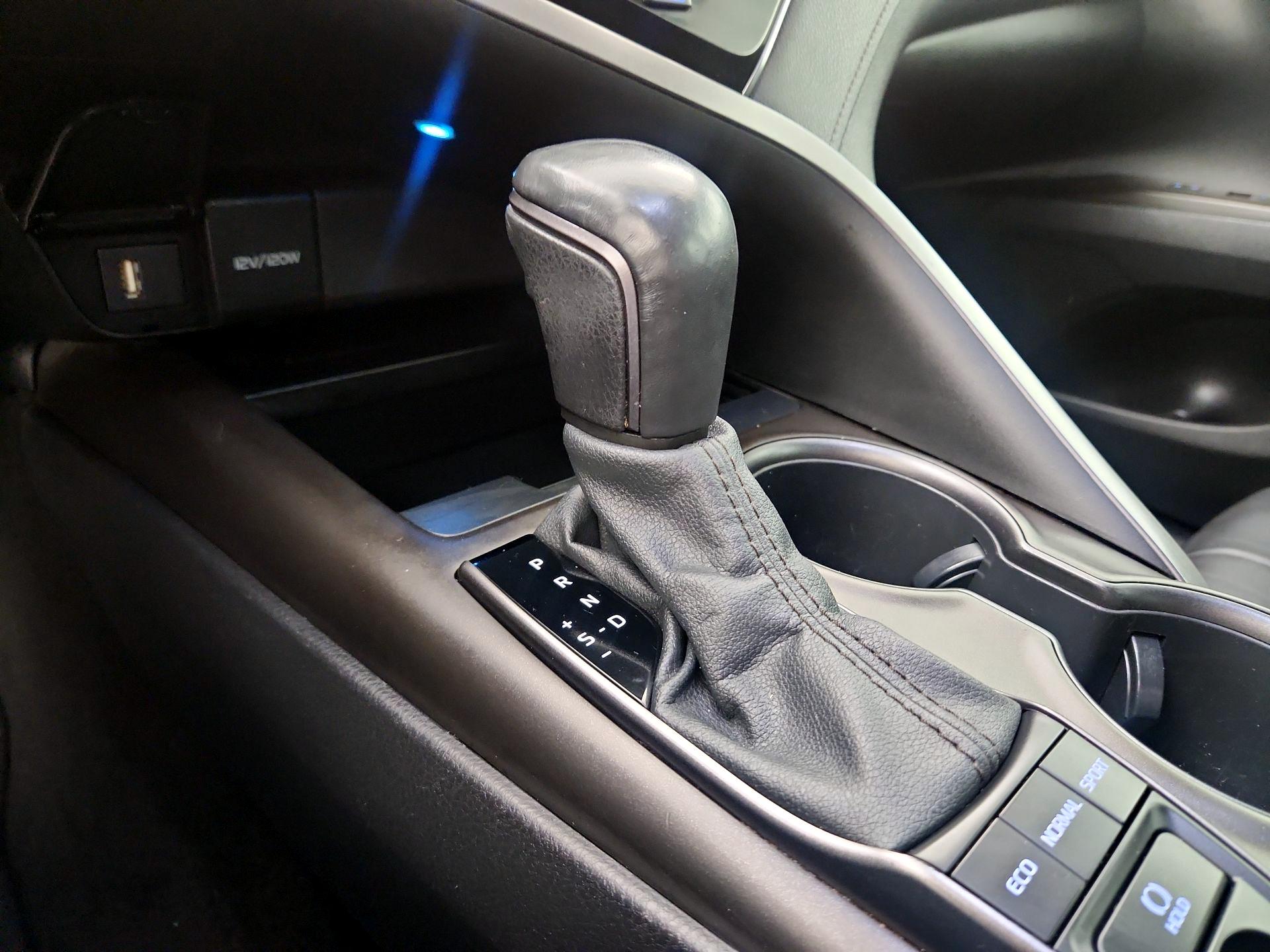 Thumbnail: 2021 Toyota Camry - 15