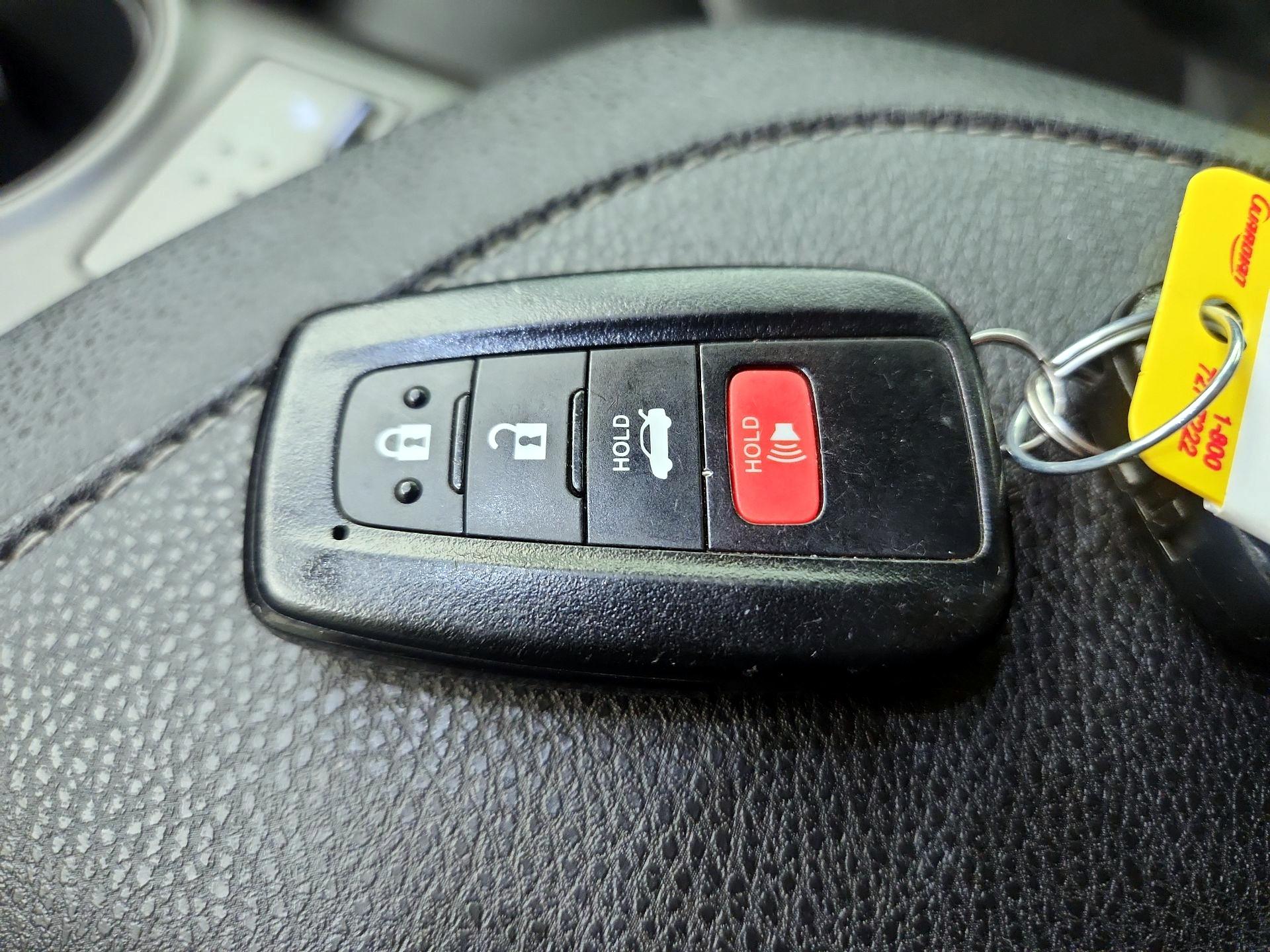 Thumbnail: 2021 Toyota Camry - 18