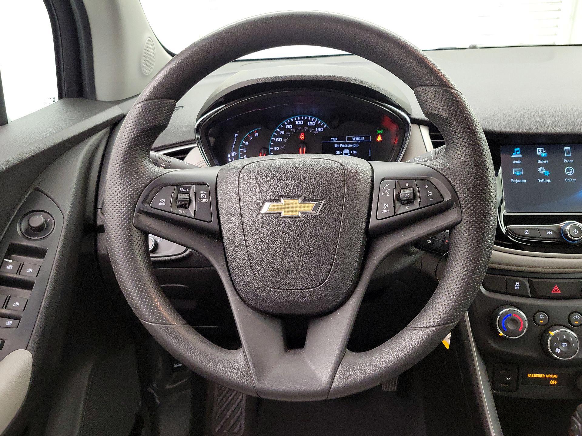 Thumbnail: 2017 Chevrolet Trax - 10