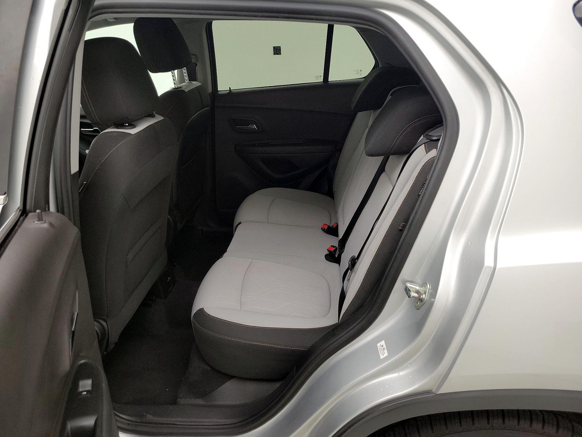 Thumbnail: 2017 Chevrolet Trax - 19