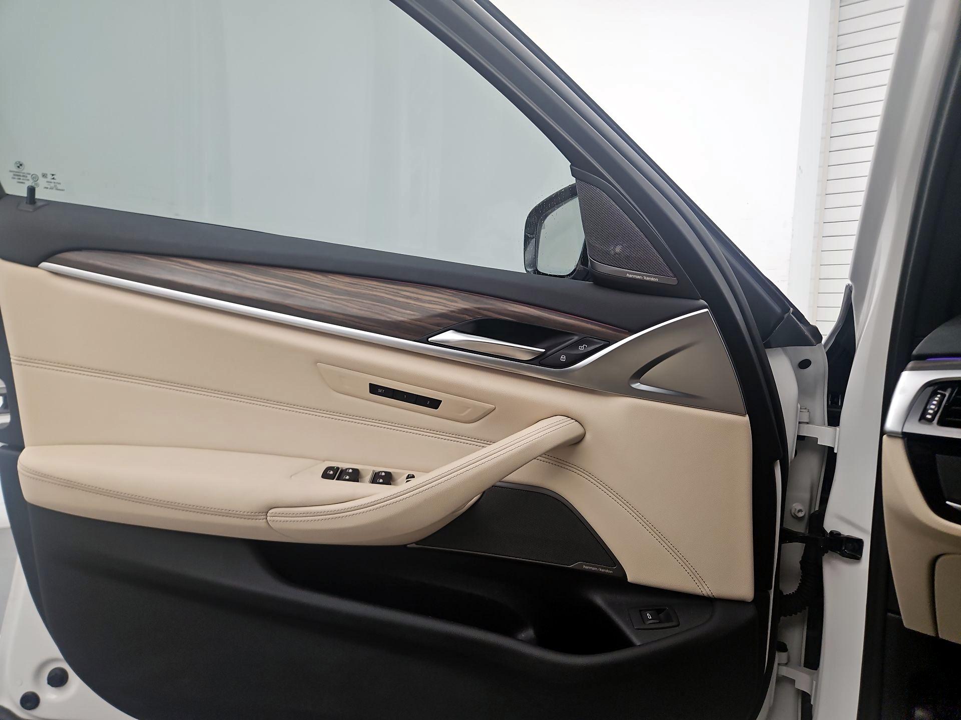 Thumbnail: 2023 BMW 5 Series - 12