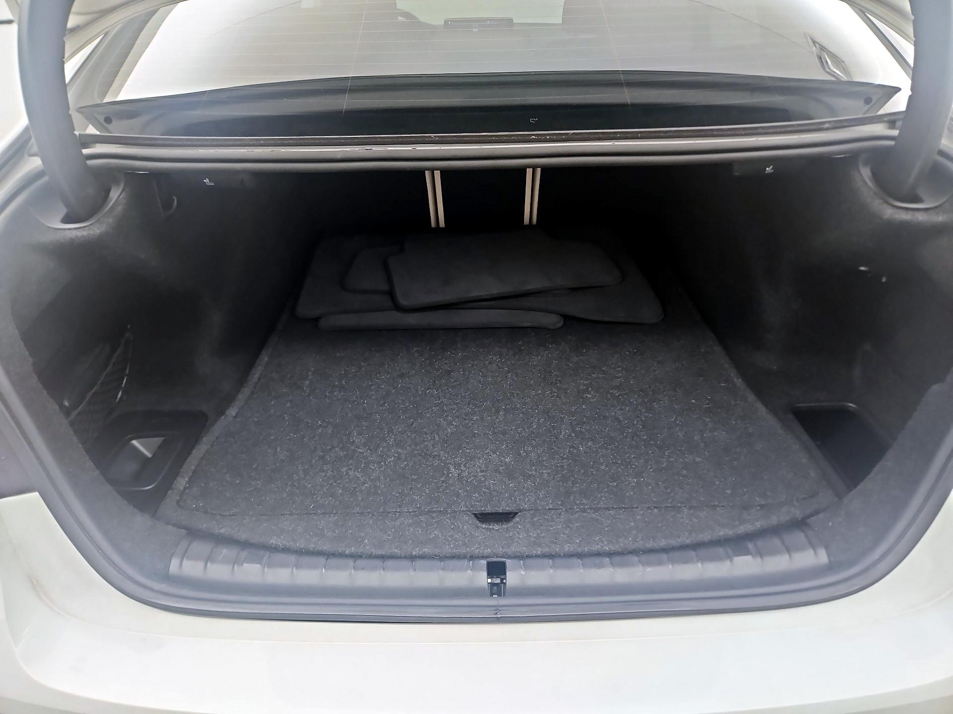 Thumbnail: 2023 BMW 5 Series - 17