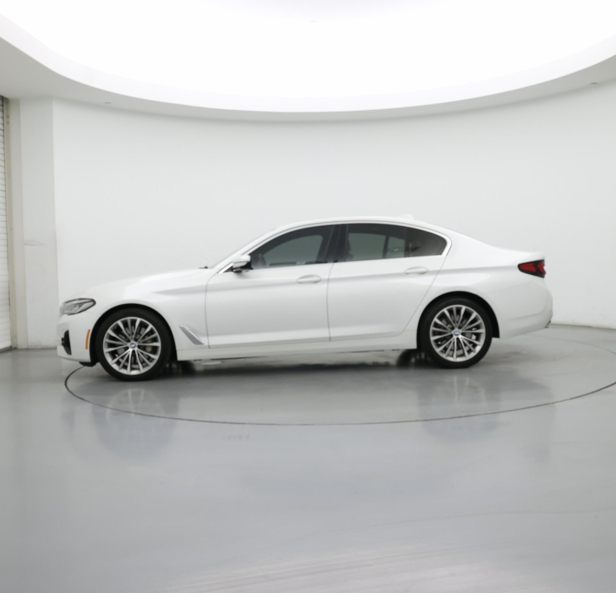 Thumbnail: 2023 BMW 5 Series - 3