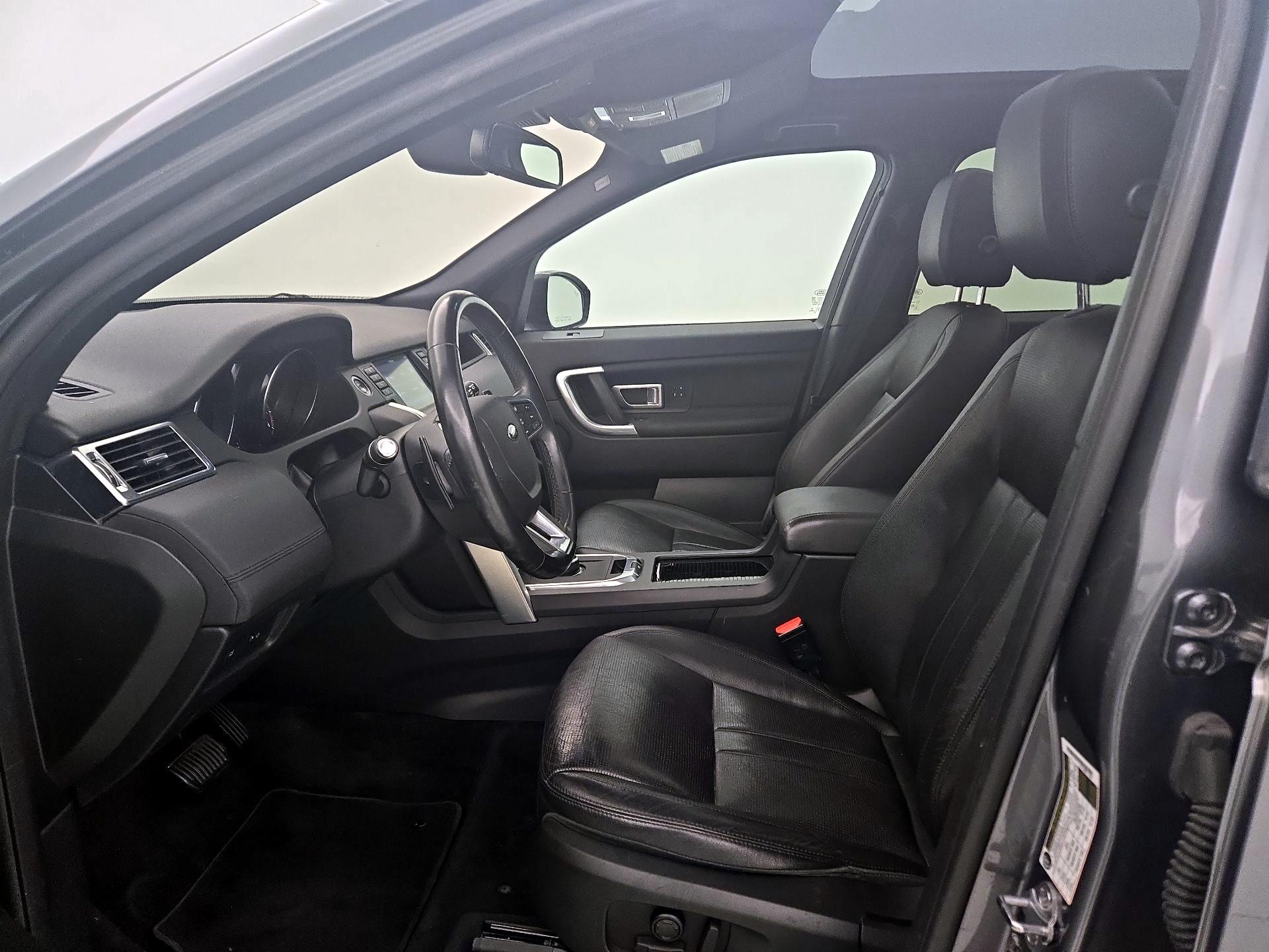 Thumbnail: 2019 Land Rover Discovery Sport - 11