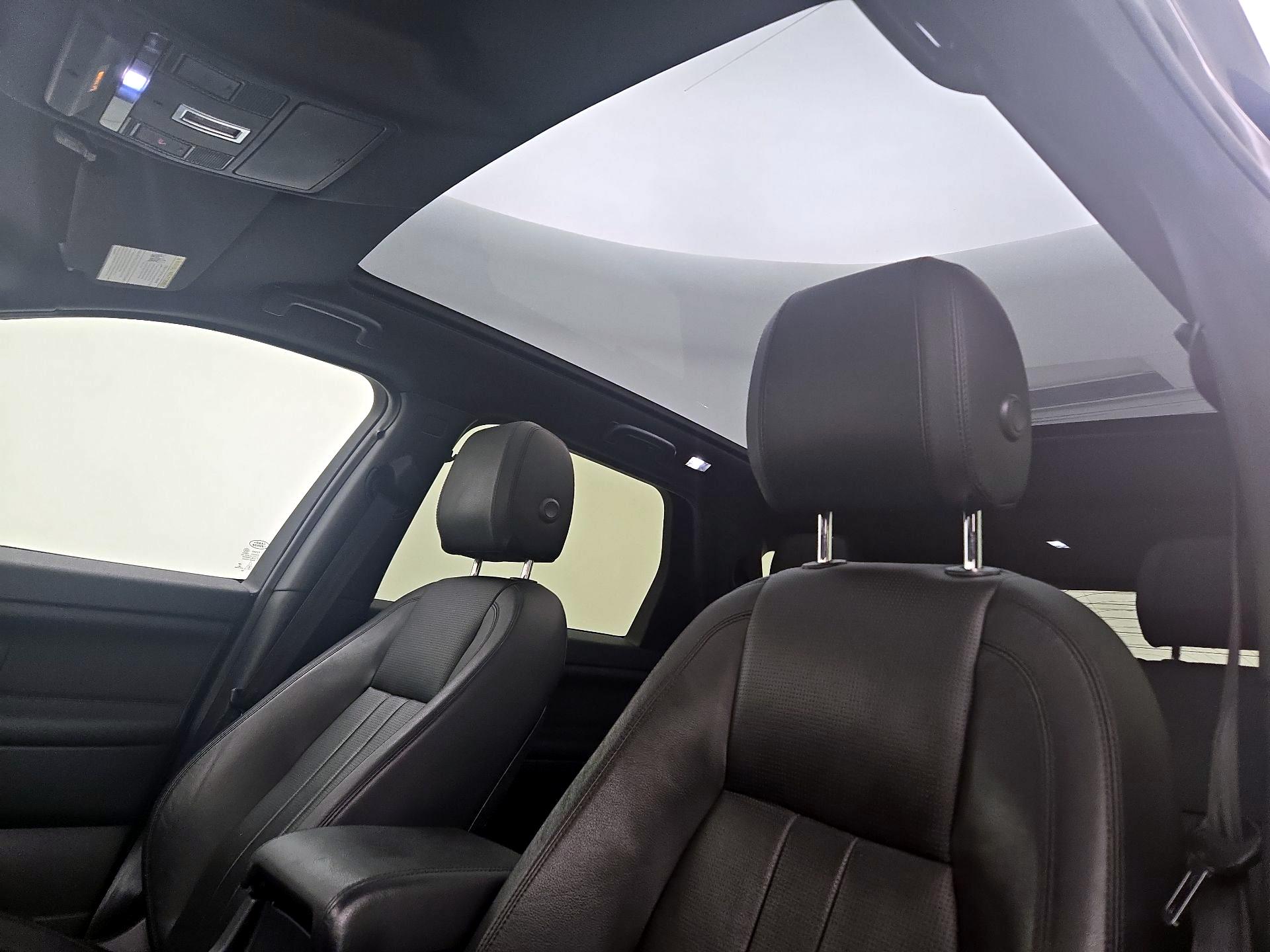 Thumbnail: 2019 Land Rover Discovery Sport - 19