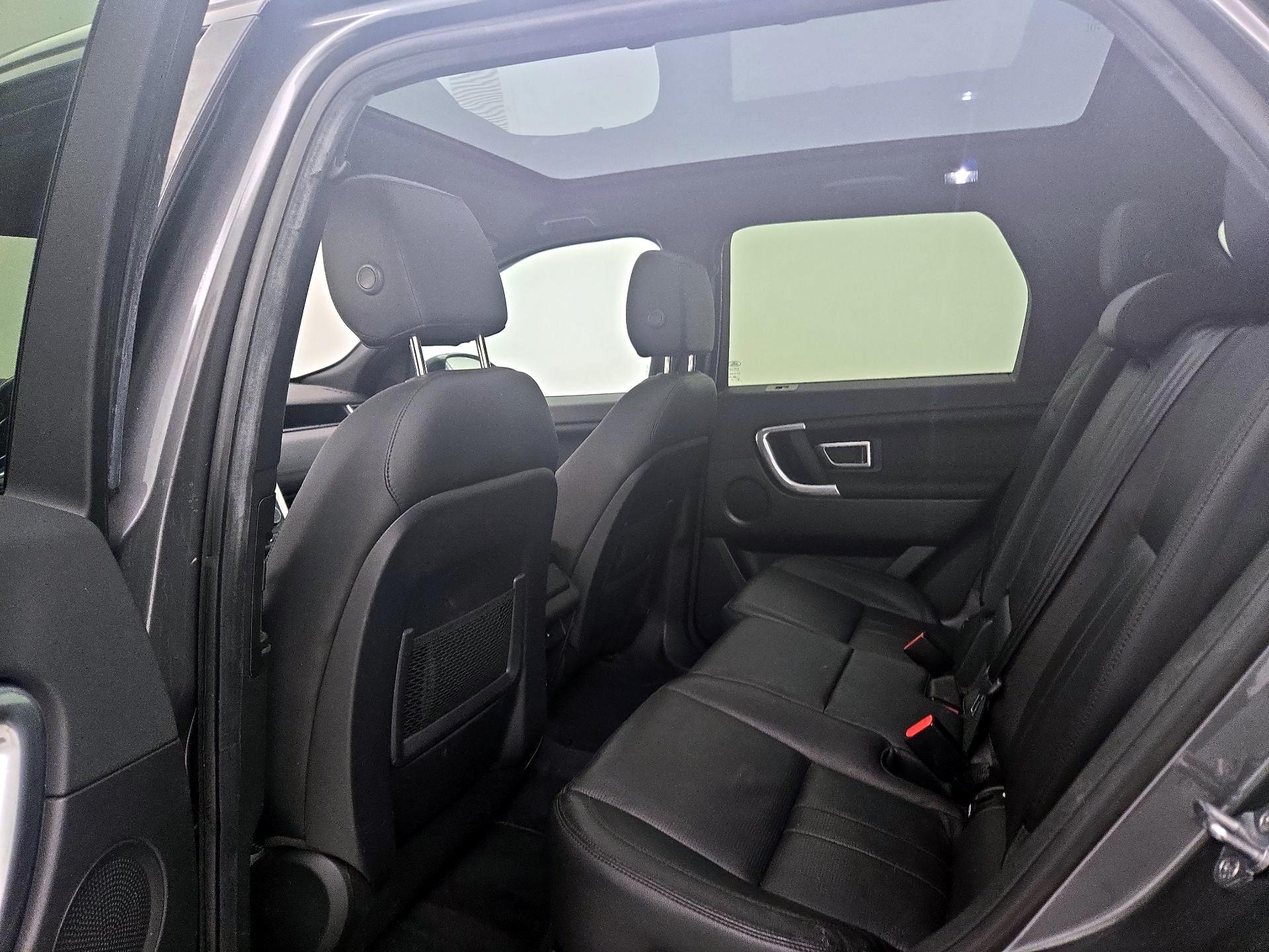 Thumbnail: 2019 Land Rover Discovery Sport - 20