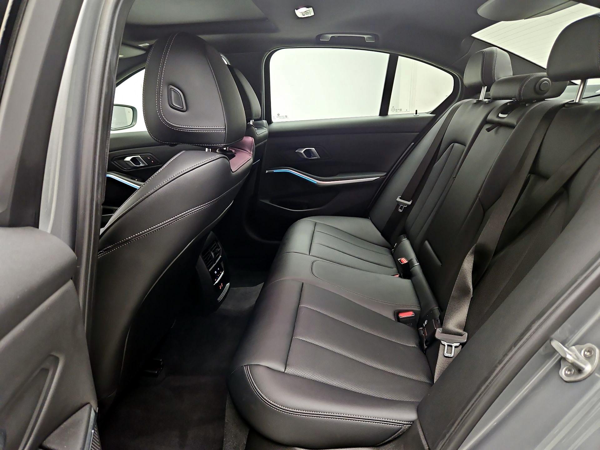 Thumbnail: 2025 BMW 3 Series - 18