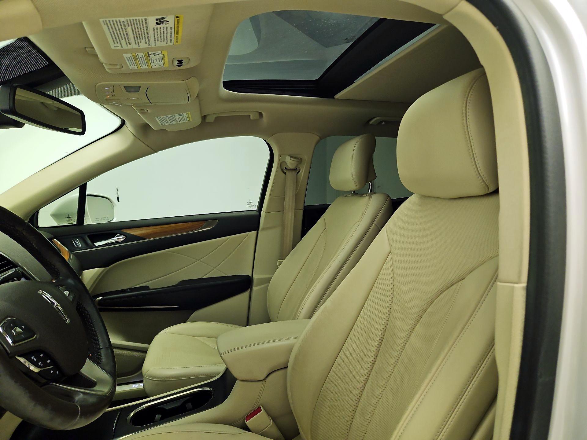 Thumbnail: 2016 Lincoln MKC - 20