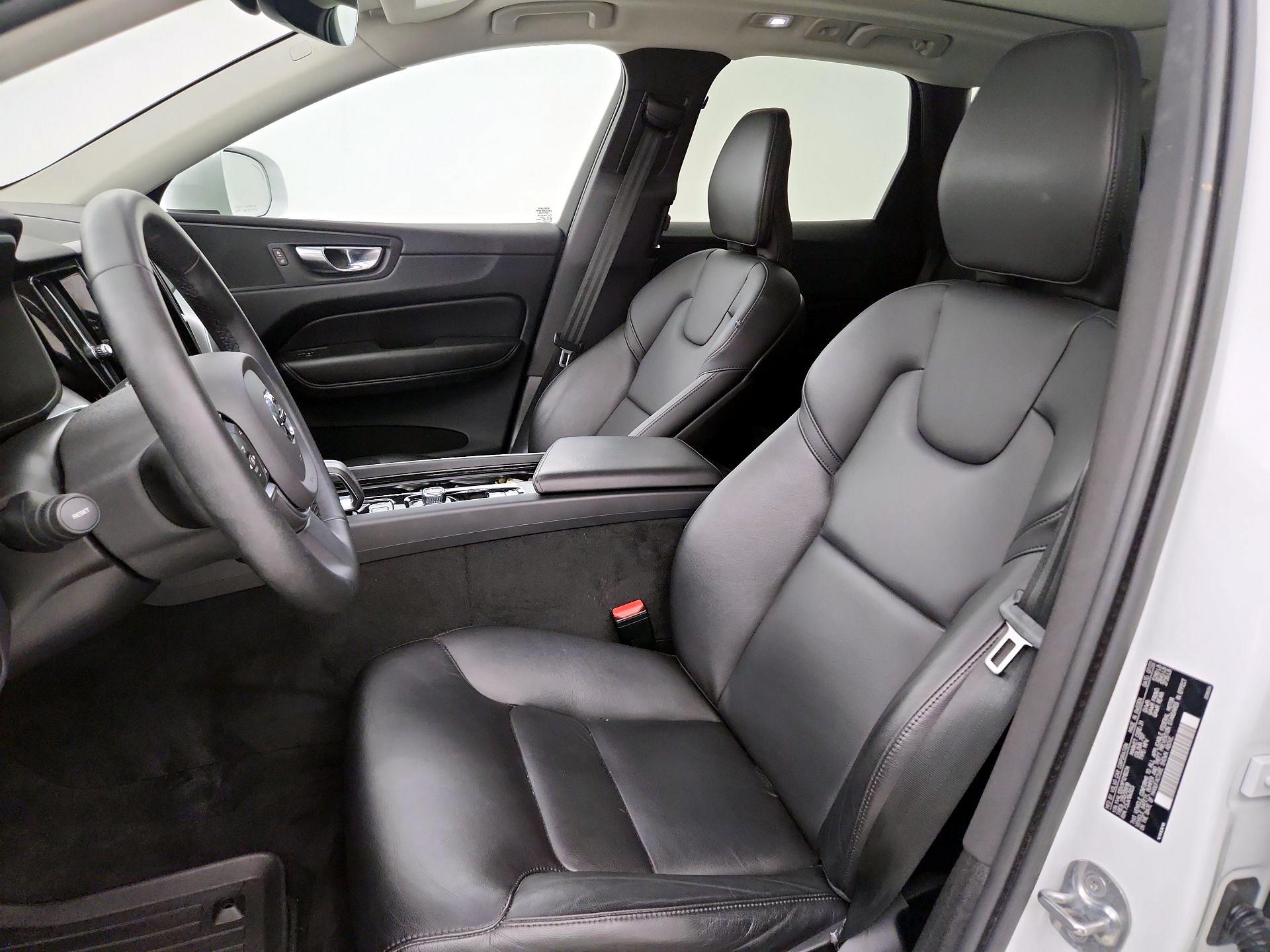 Thumbnail: 2023 Volvo XC60 - 9