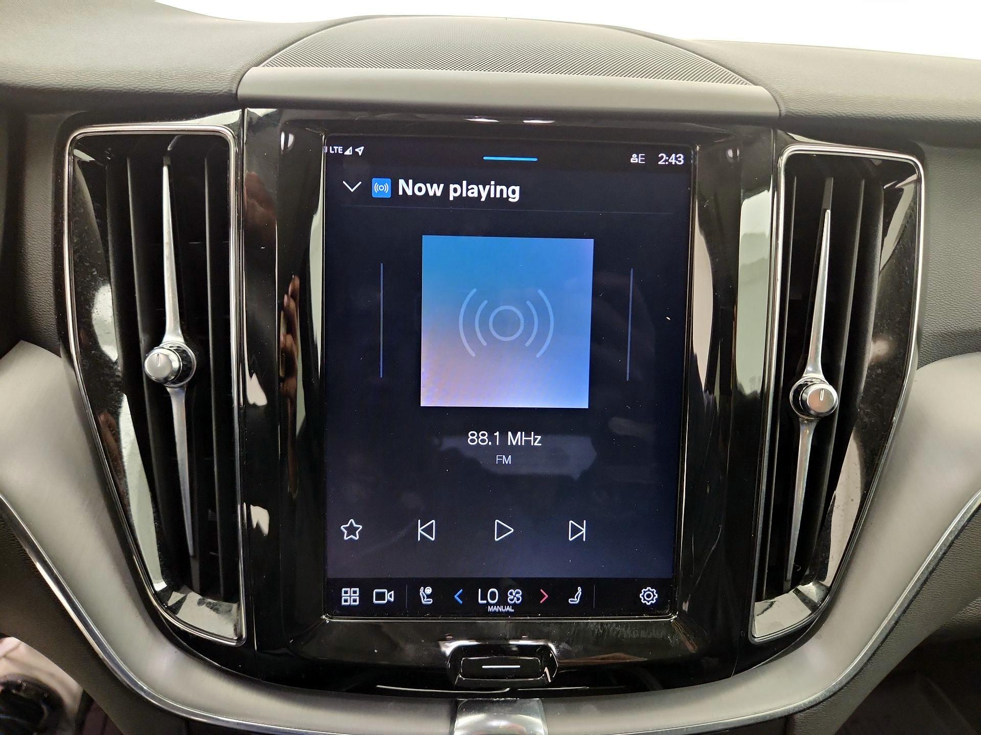 Thumbnail: 2023 Volvo XC60 - 14