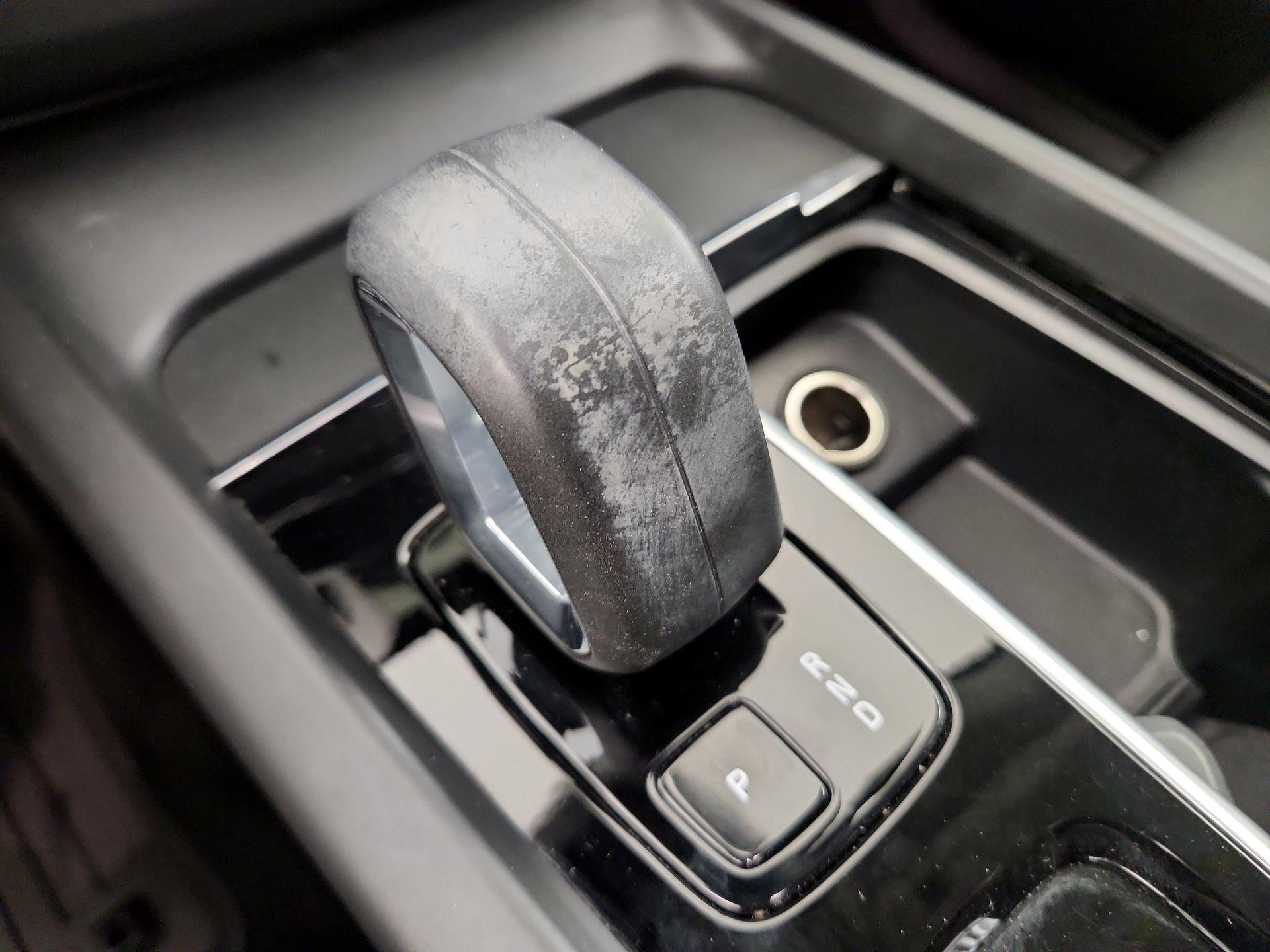 Thumbnail: 2023 Volvo XC60 - 16