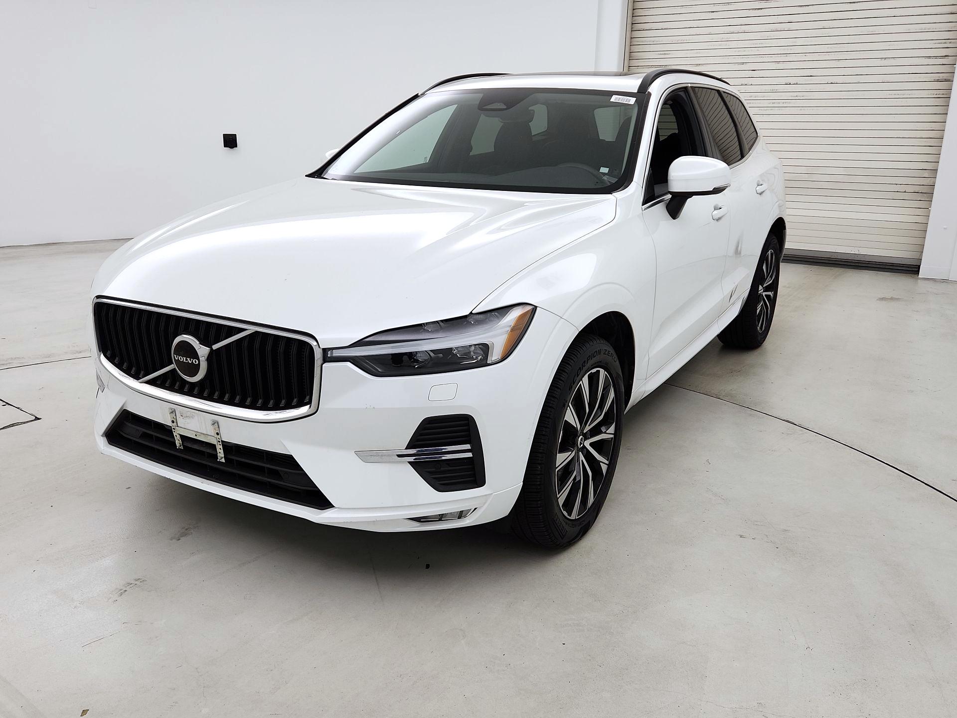 Thumbnail: 2023 Volvo XC60 - 3