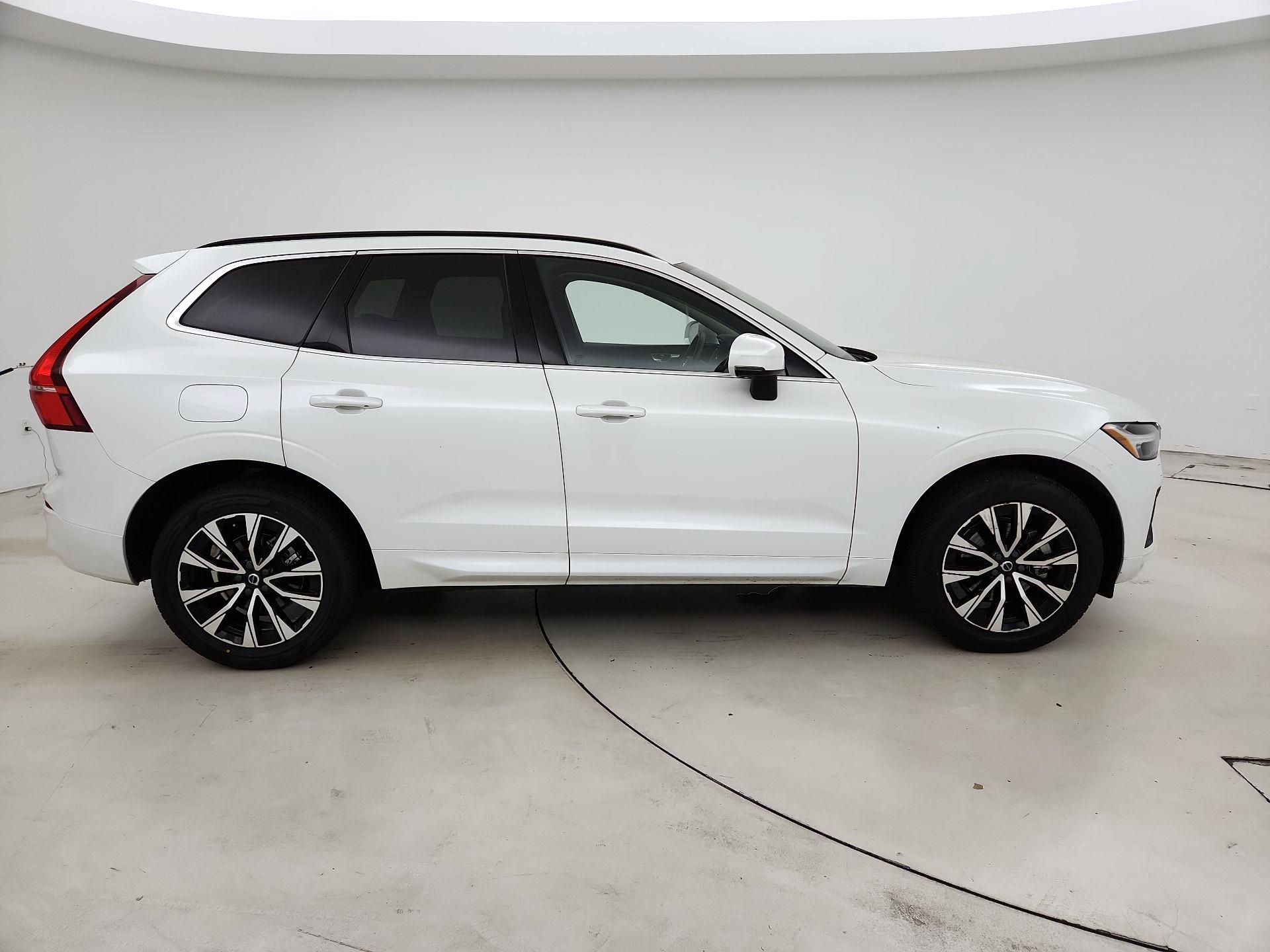 Thumbnail: 2023 Volvo XC60 - 4