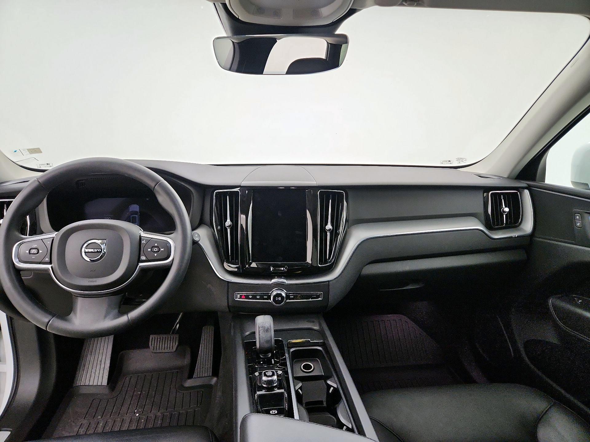 Thumbnail: 2023 Volvo XC60 - 8