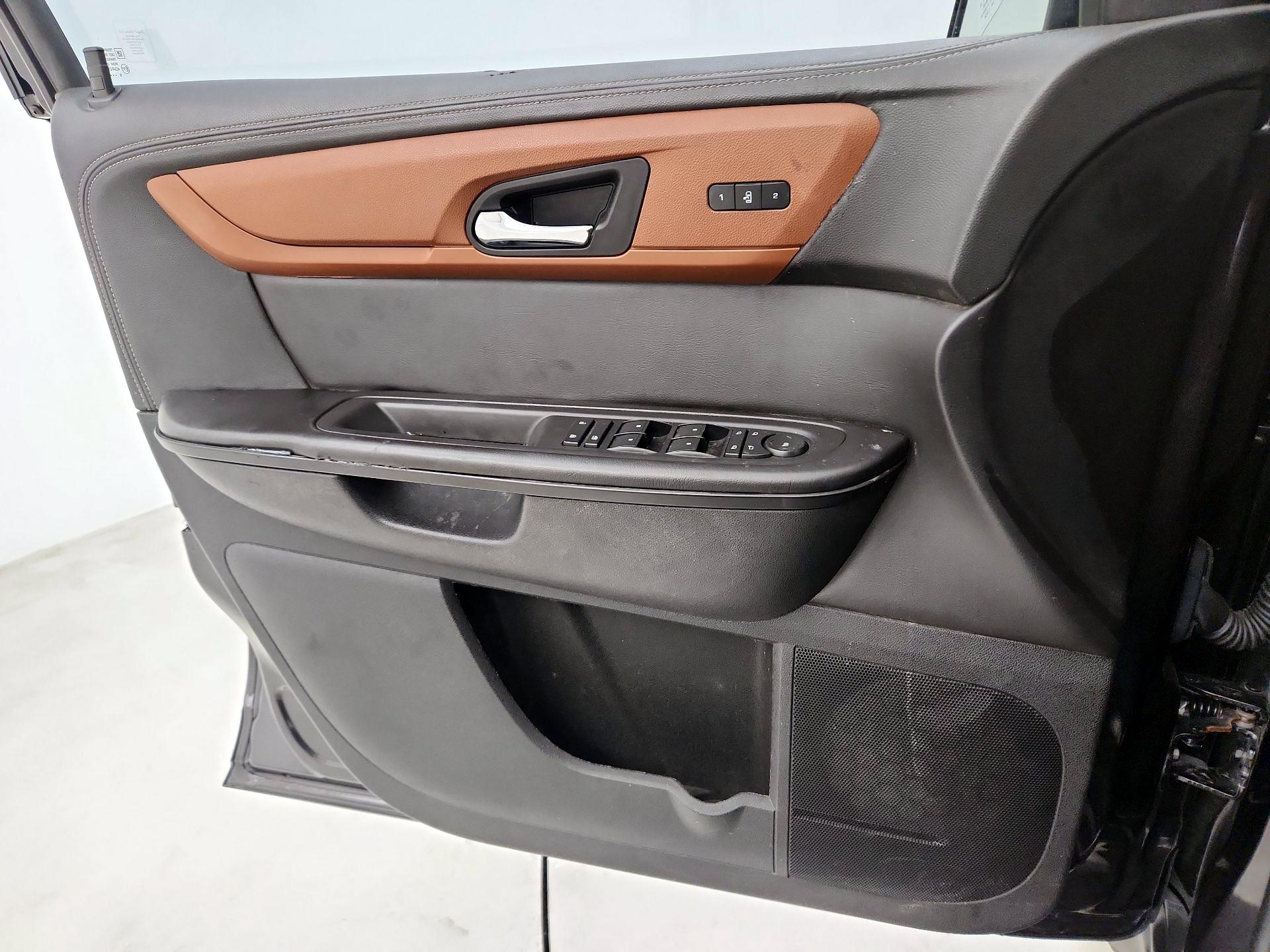 Thumbnail: 2017 Chevrolet Traverse - 10