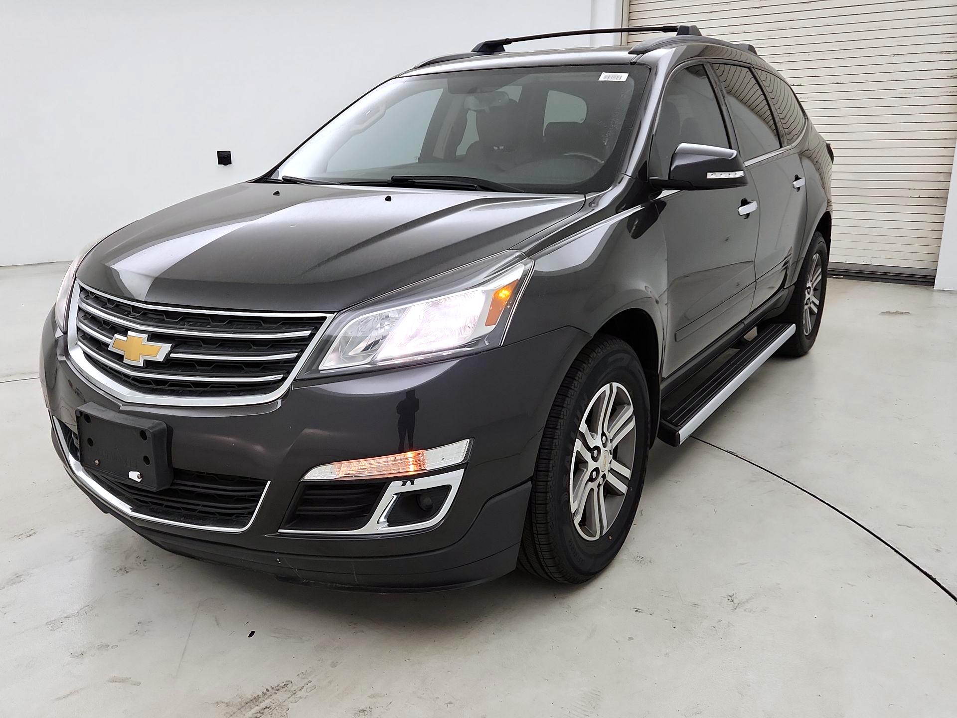 Thumbnail: 2017 Chevrolet Traverse - 3