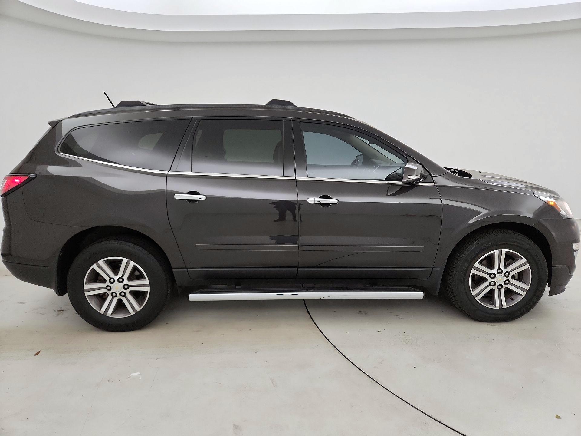 Thumbnail: 2017 Chevrolet Traverse - 4