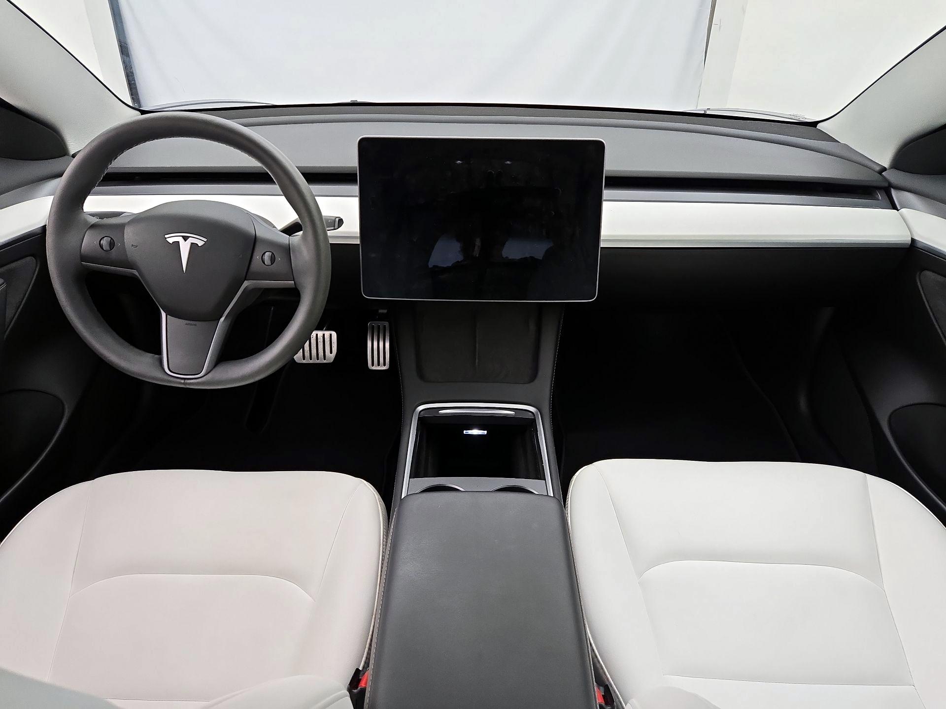 Thumbnail: 2023 Tesla Model 3 - 9