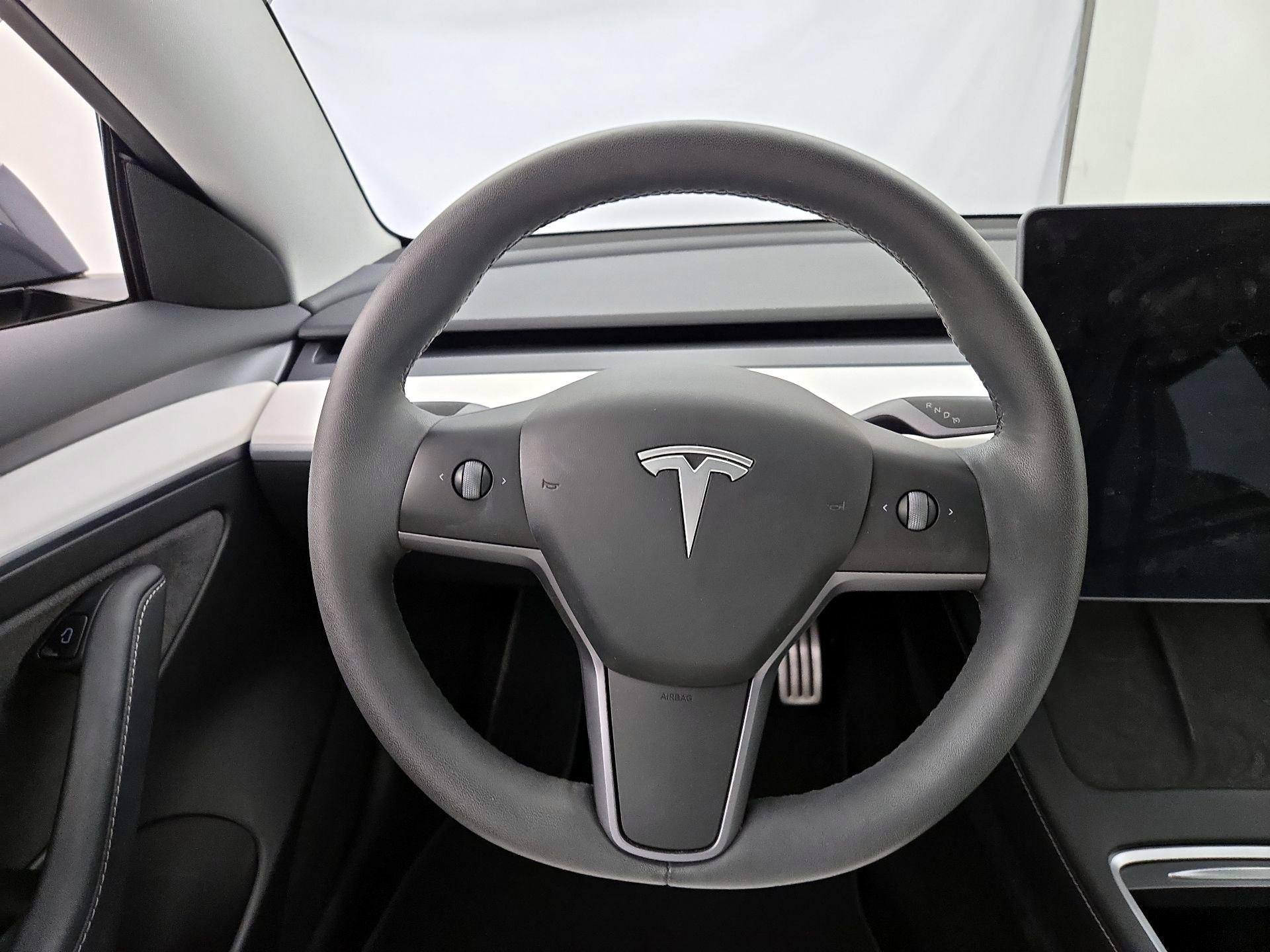 Thumbnail: 2023 Tesla Model 3 - 10