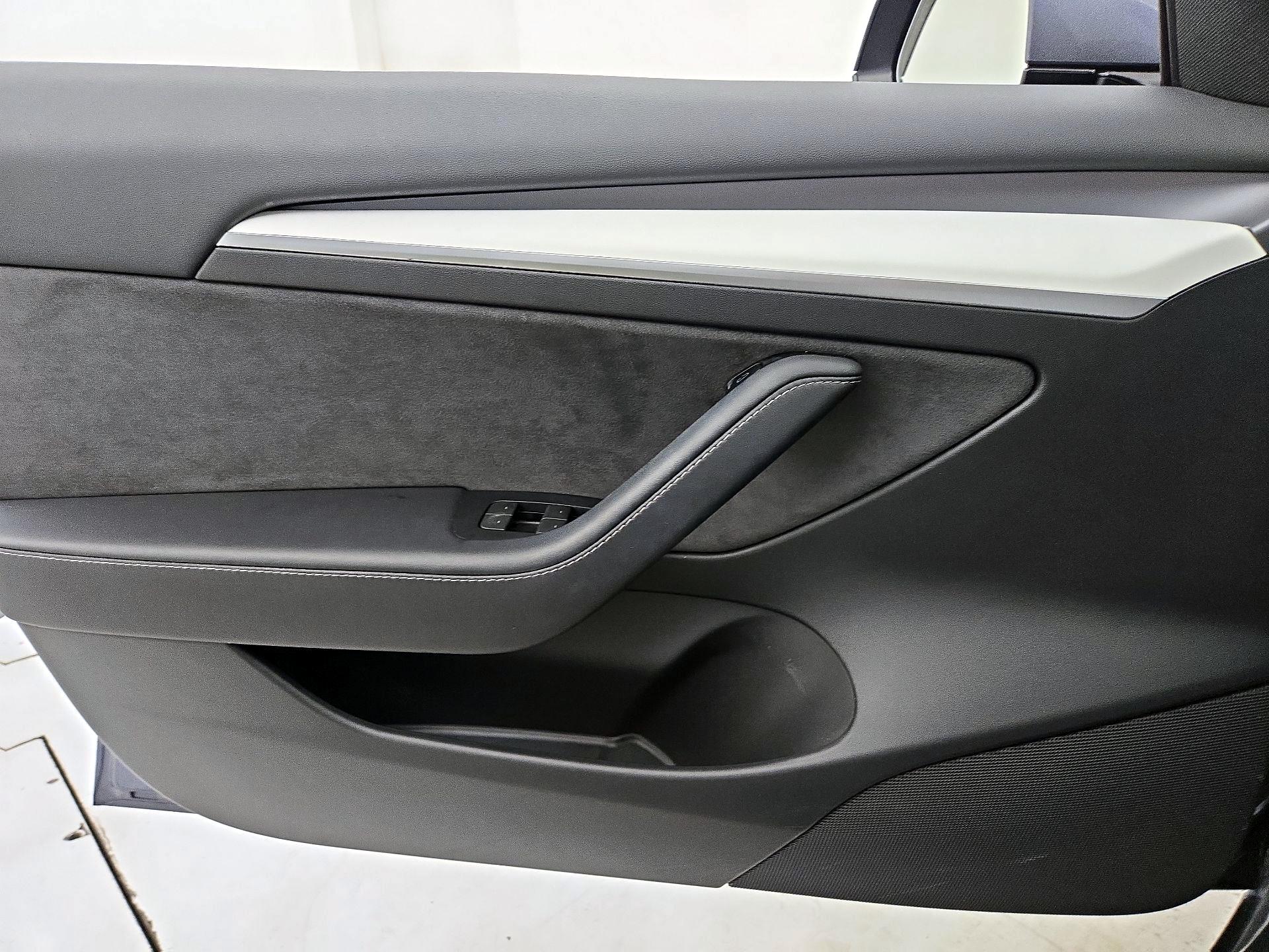 Thumbnail: 2023 Tesla Model 3 - 12