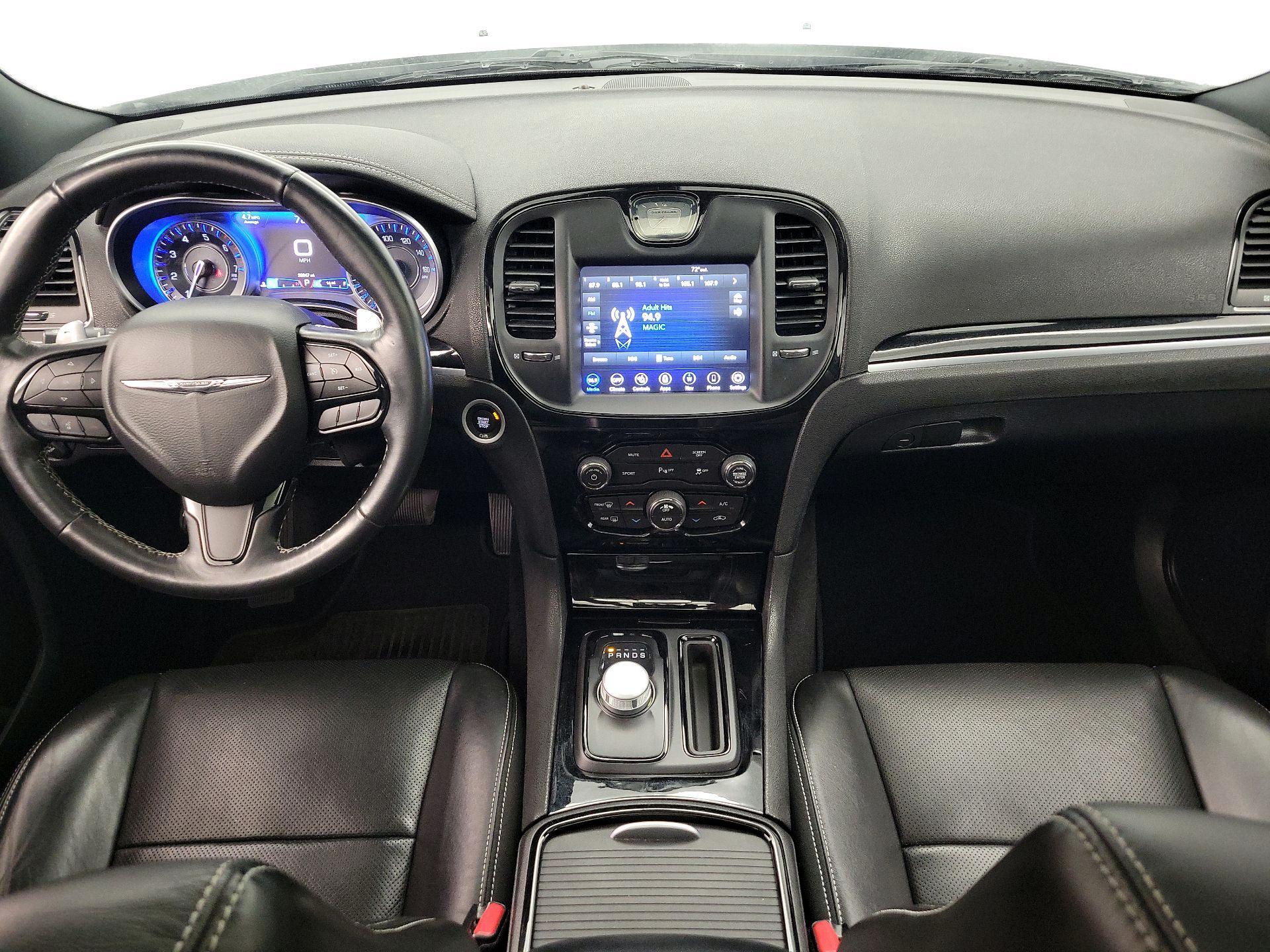 Thumbnail: 2022 Chrysler 300 - 9