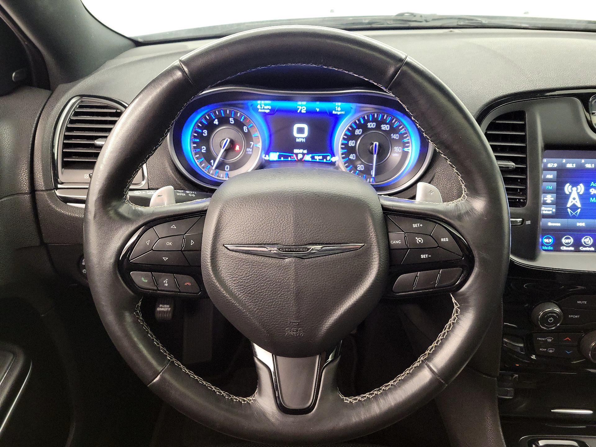 Thumbnail: 2022 Chrysler 300 - 10