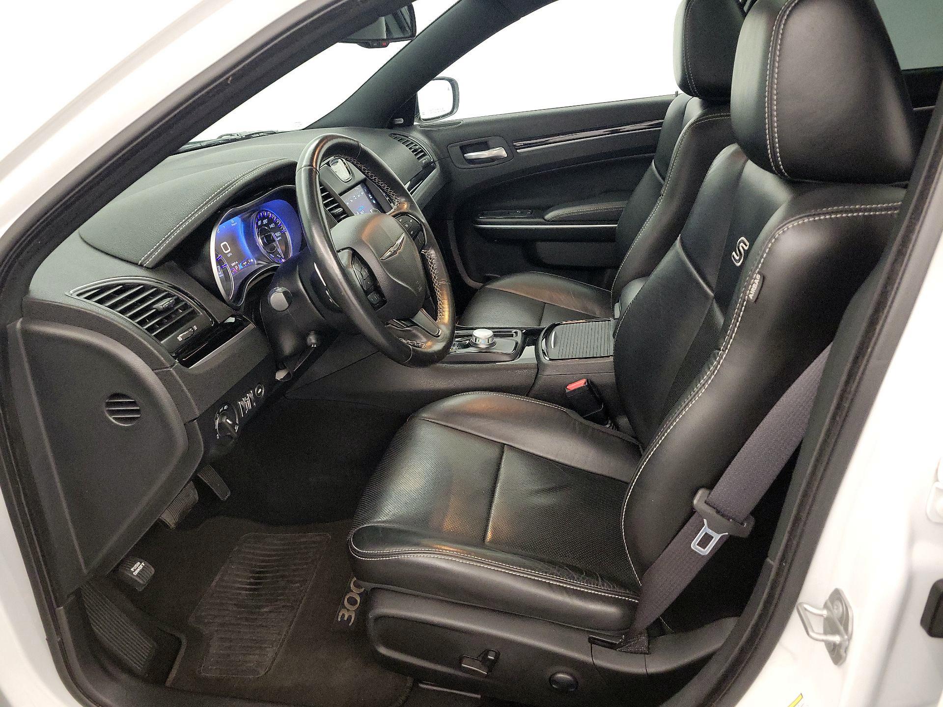 Thumbnail: 2022 Chrysler 300 - 11