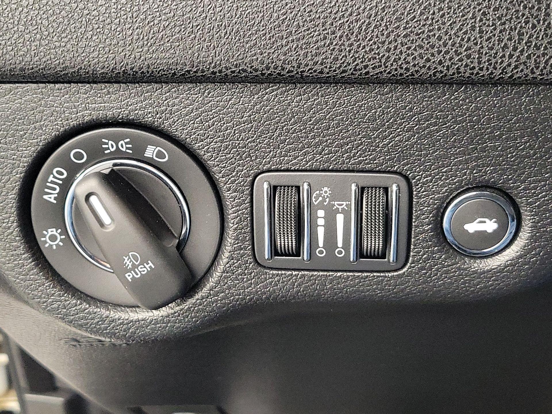 Thumbnail: 2022 Chrysler 300 - 13