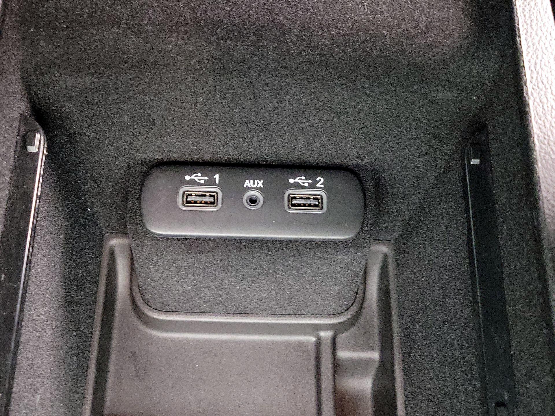 Thumbnail: 2022 Chrysler 300 - 19