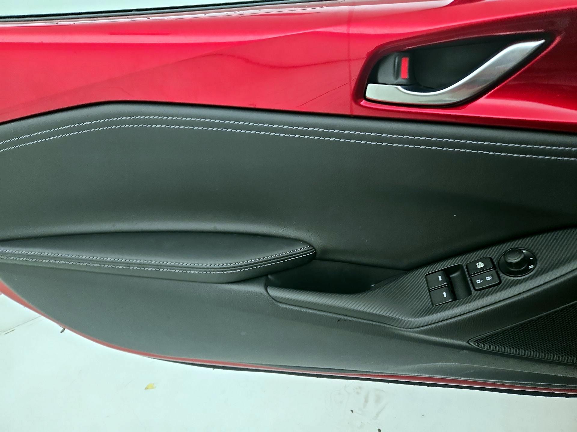 Thumbnail: 2025 Mazda MX-5 Miata - 12