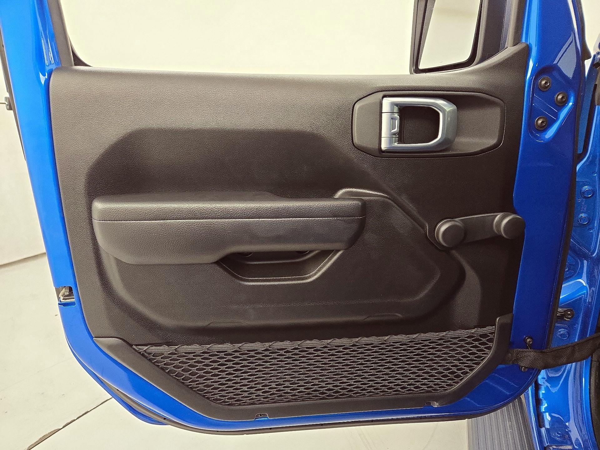 Thumbnail: 2022 Jeep Gladiator - 12