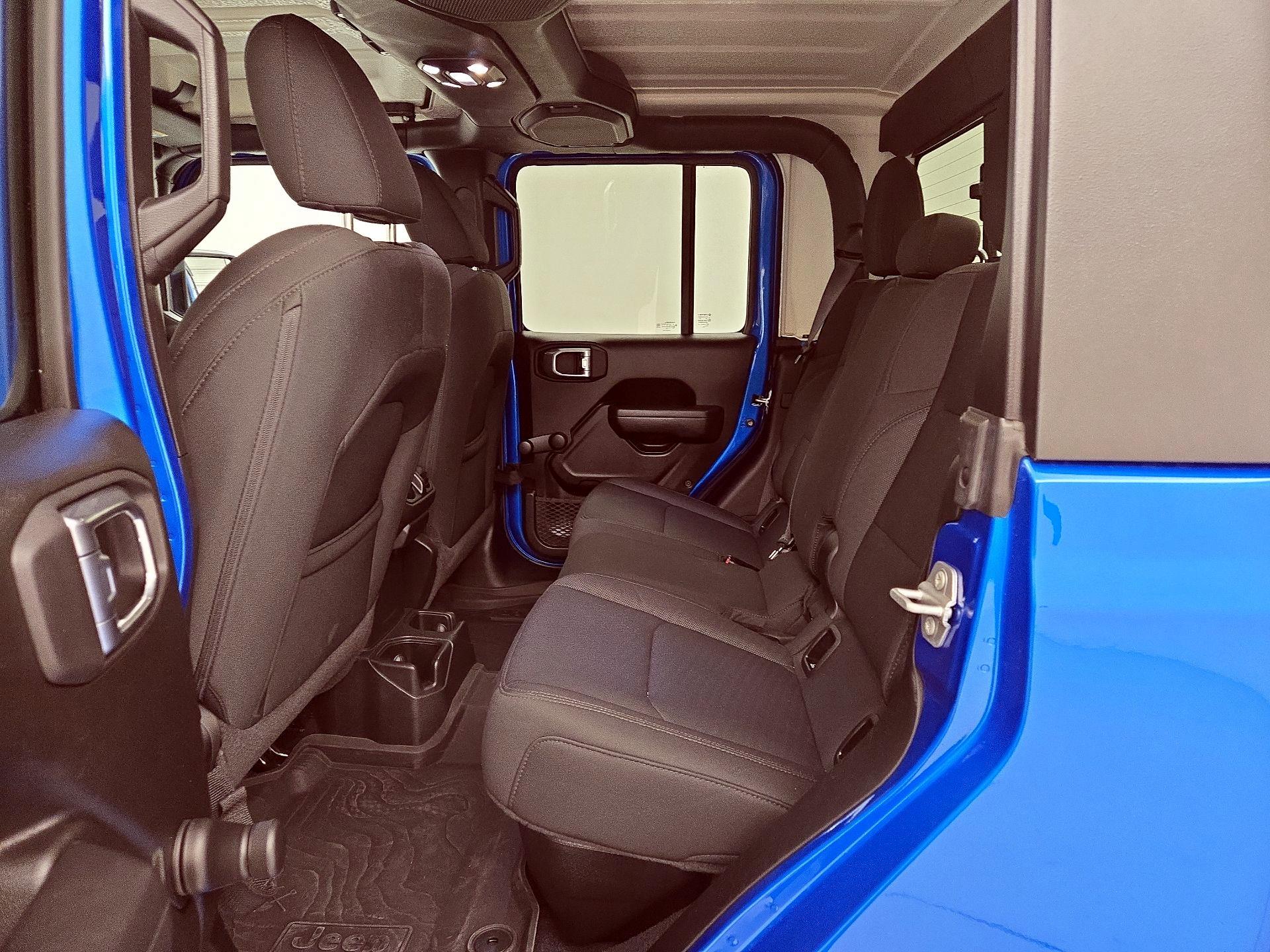 Thumbnail: 2022 Jeep Gladiator - 19