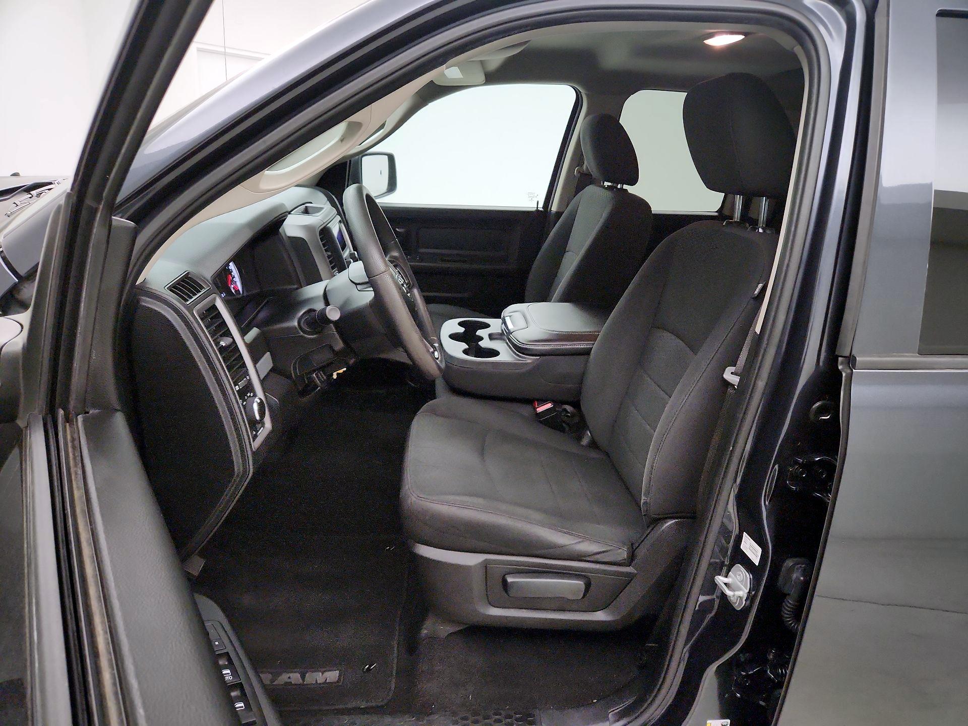 Thumbnail: 2019 RAM 1500 Classic - 11