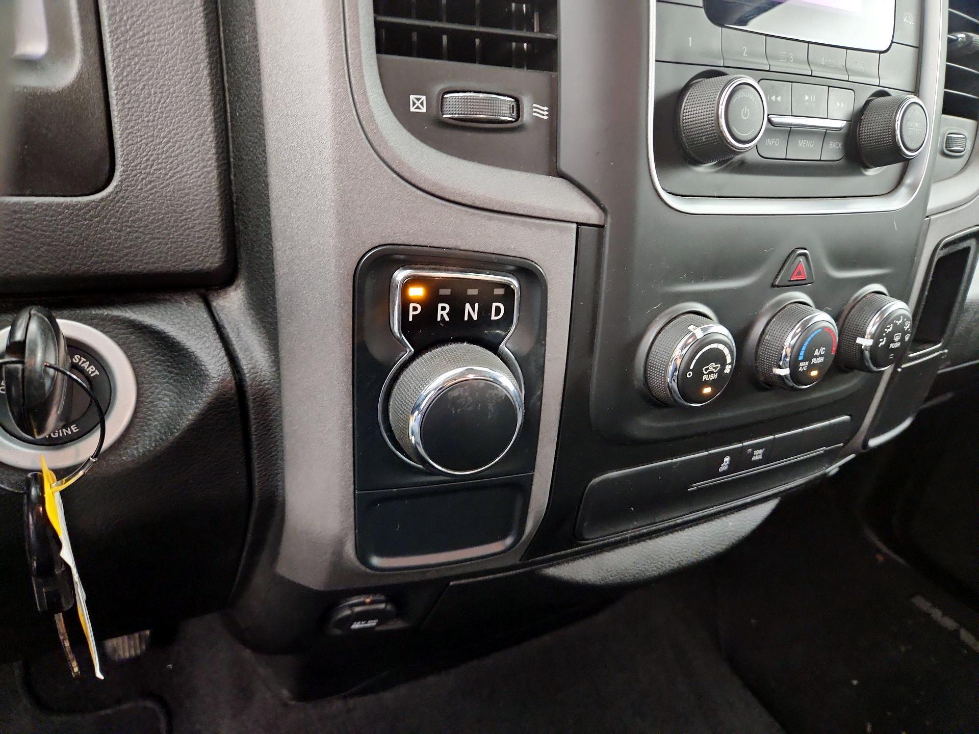 Thumbnail: 2019 RAM 1500 Classic - 15